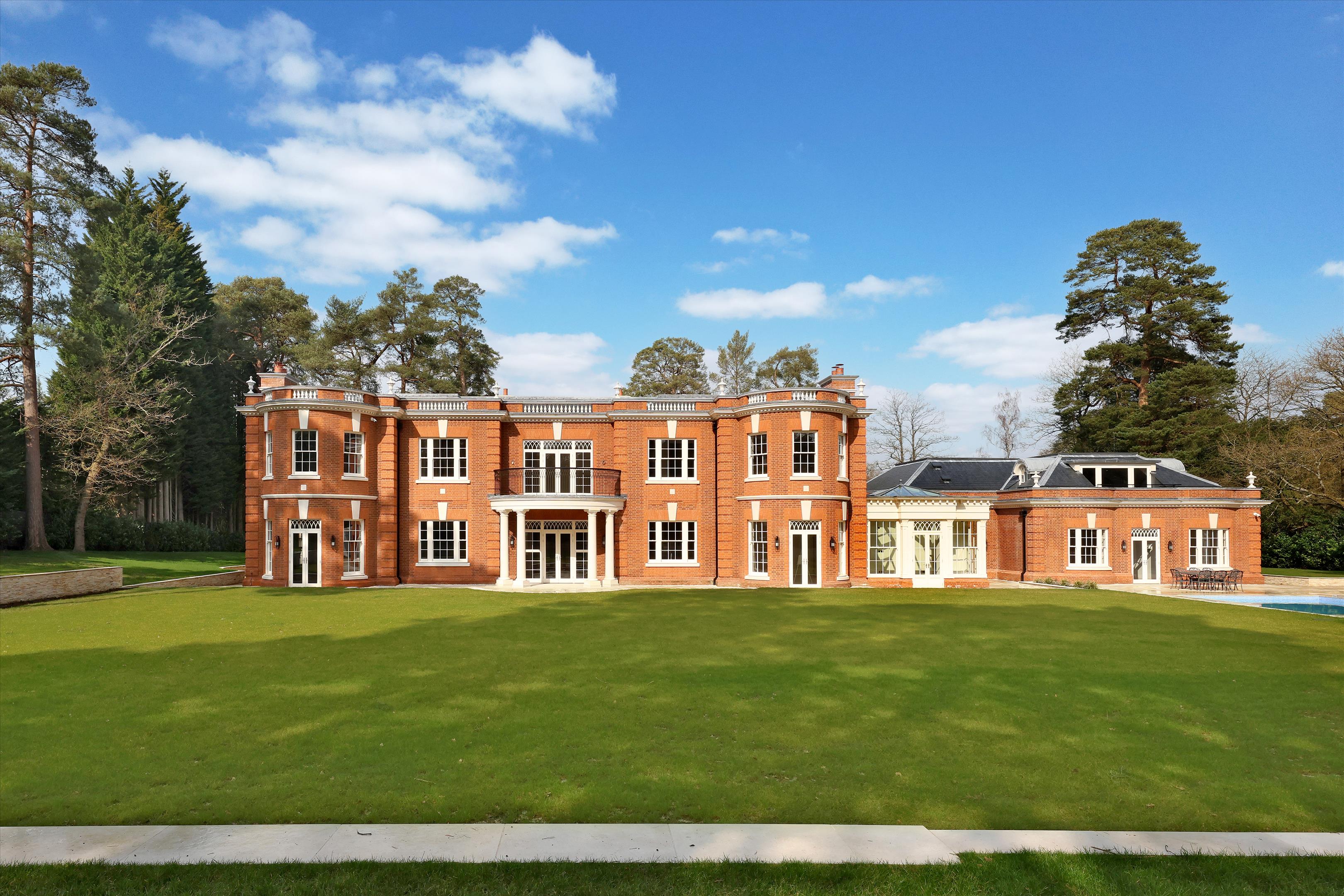 Sherbourne Drive, Wentworth, Berkshire, SL5
