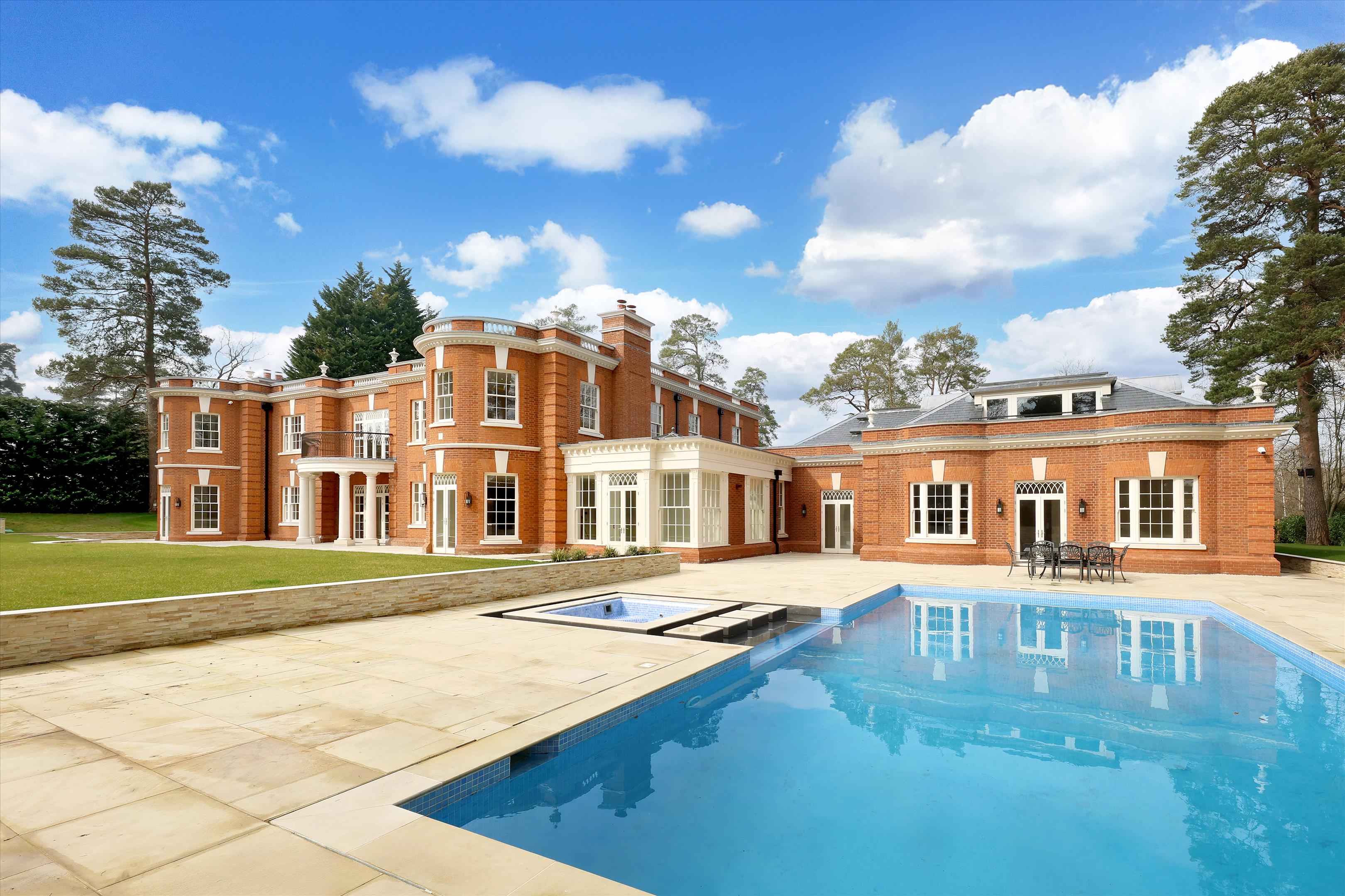 Sherbourne Drive, Wentworth, Berkshire, SL5