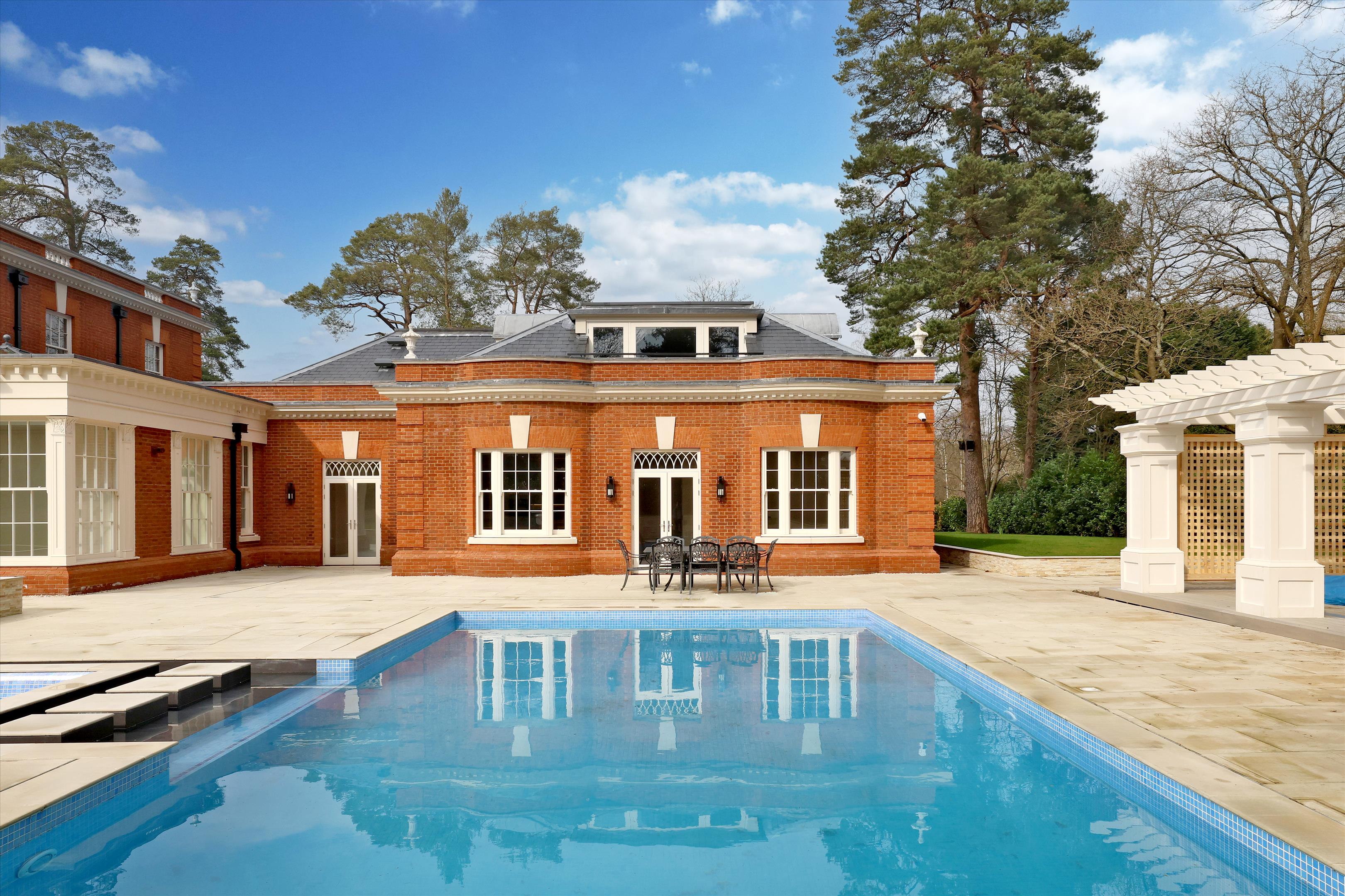 Sherbourne Drive, Wentworth, Berkshire, SL5