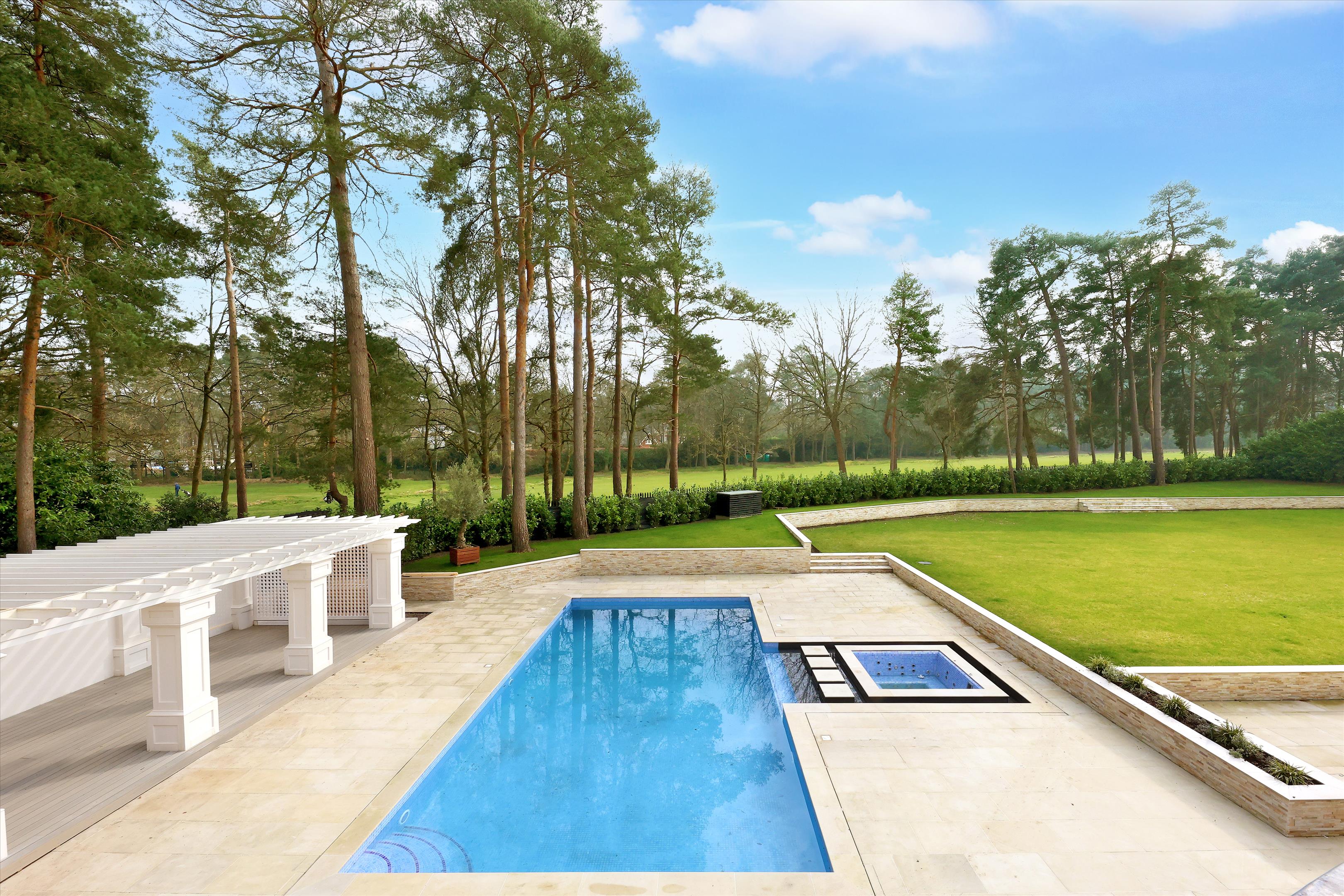 Sherbourne Drive, Wentworth, Berkshire, SL5