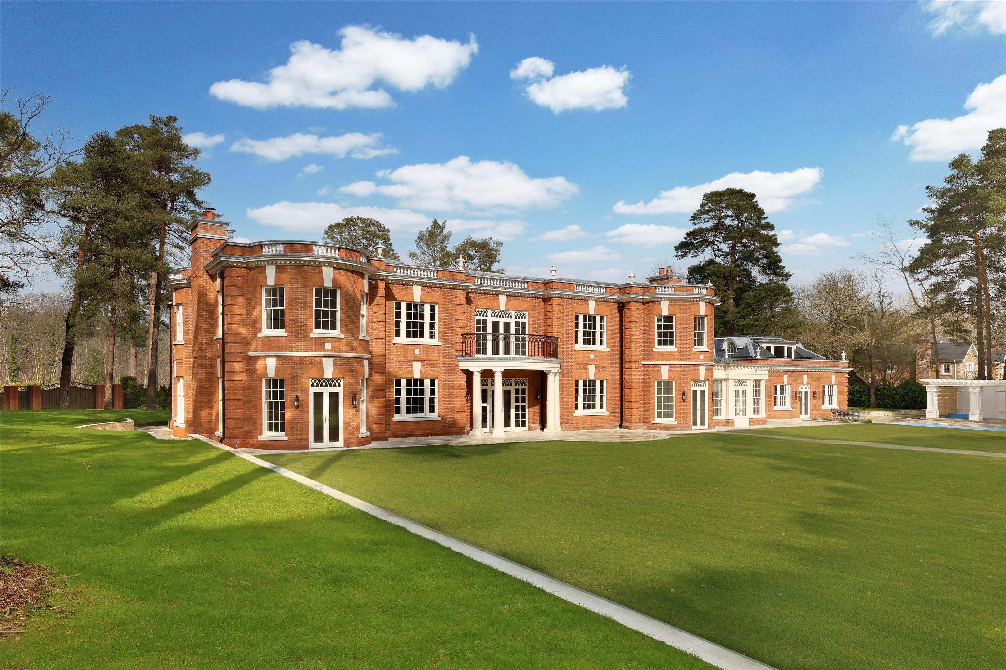 Sherbourne Drive, Wentworth, Berkshire, SL5