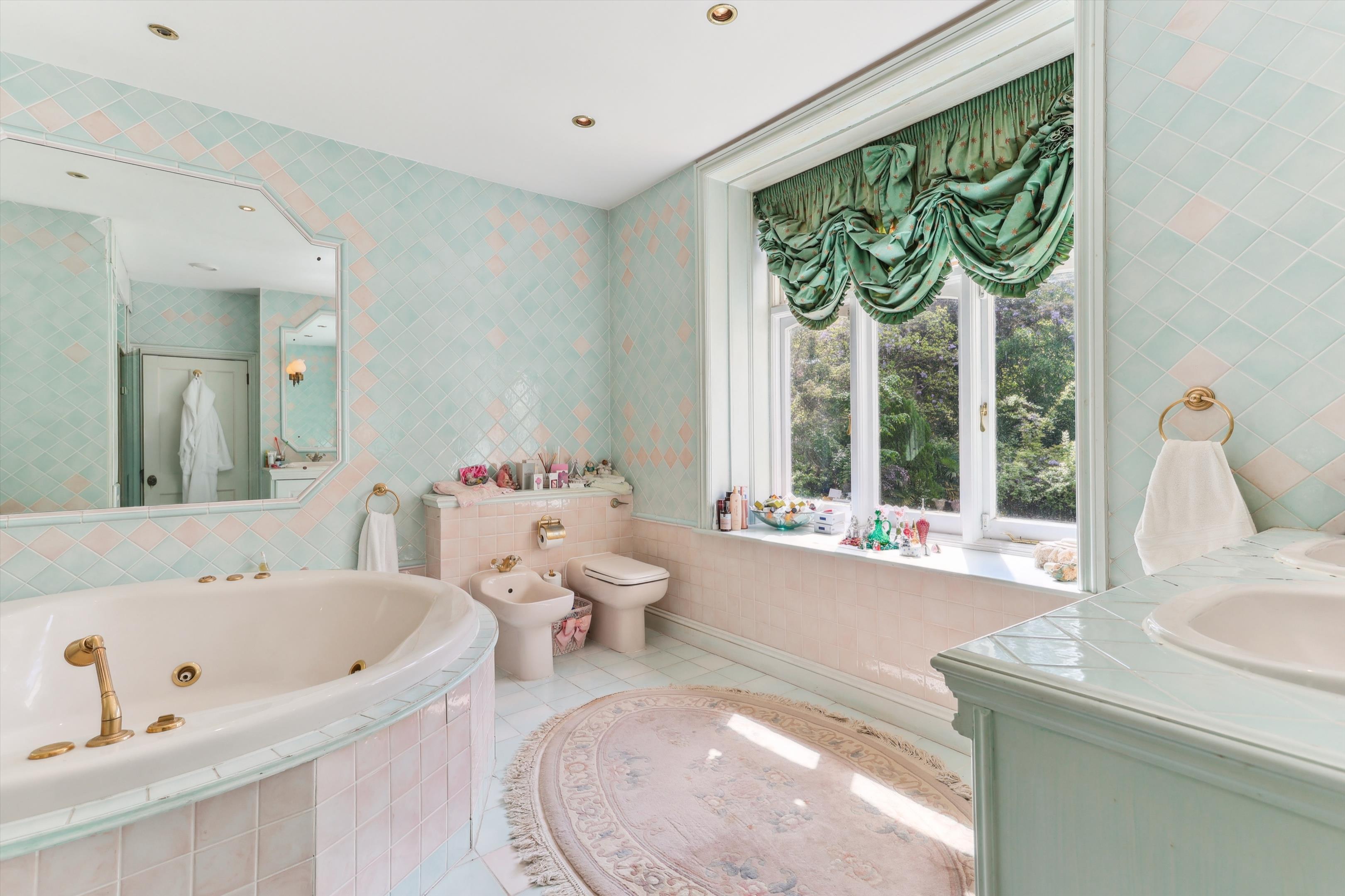 Granville Road, Weybridge, Surrey, KT13