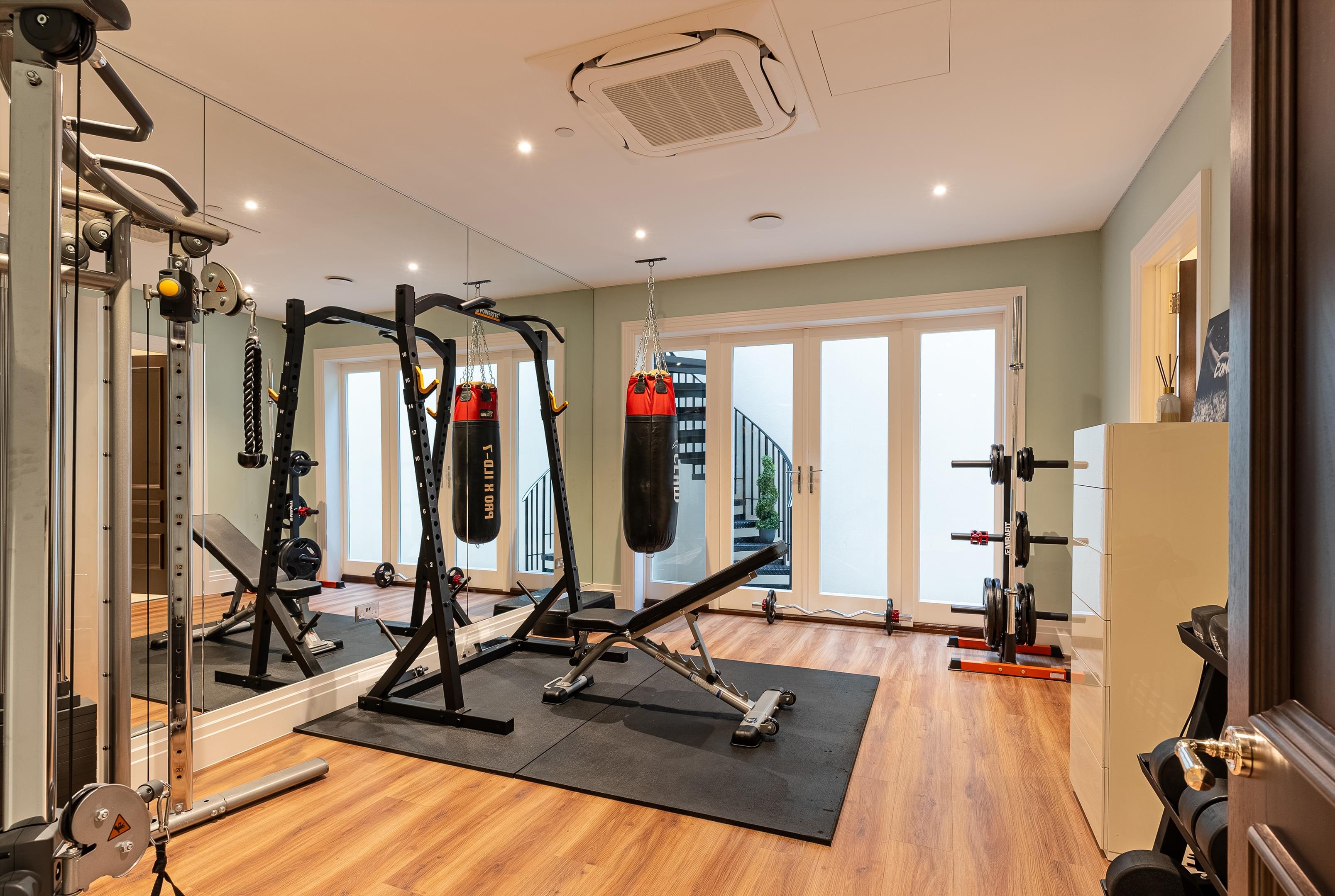 Virginia Avenue, Virginia Water, Surrey, GU25