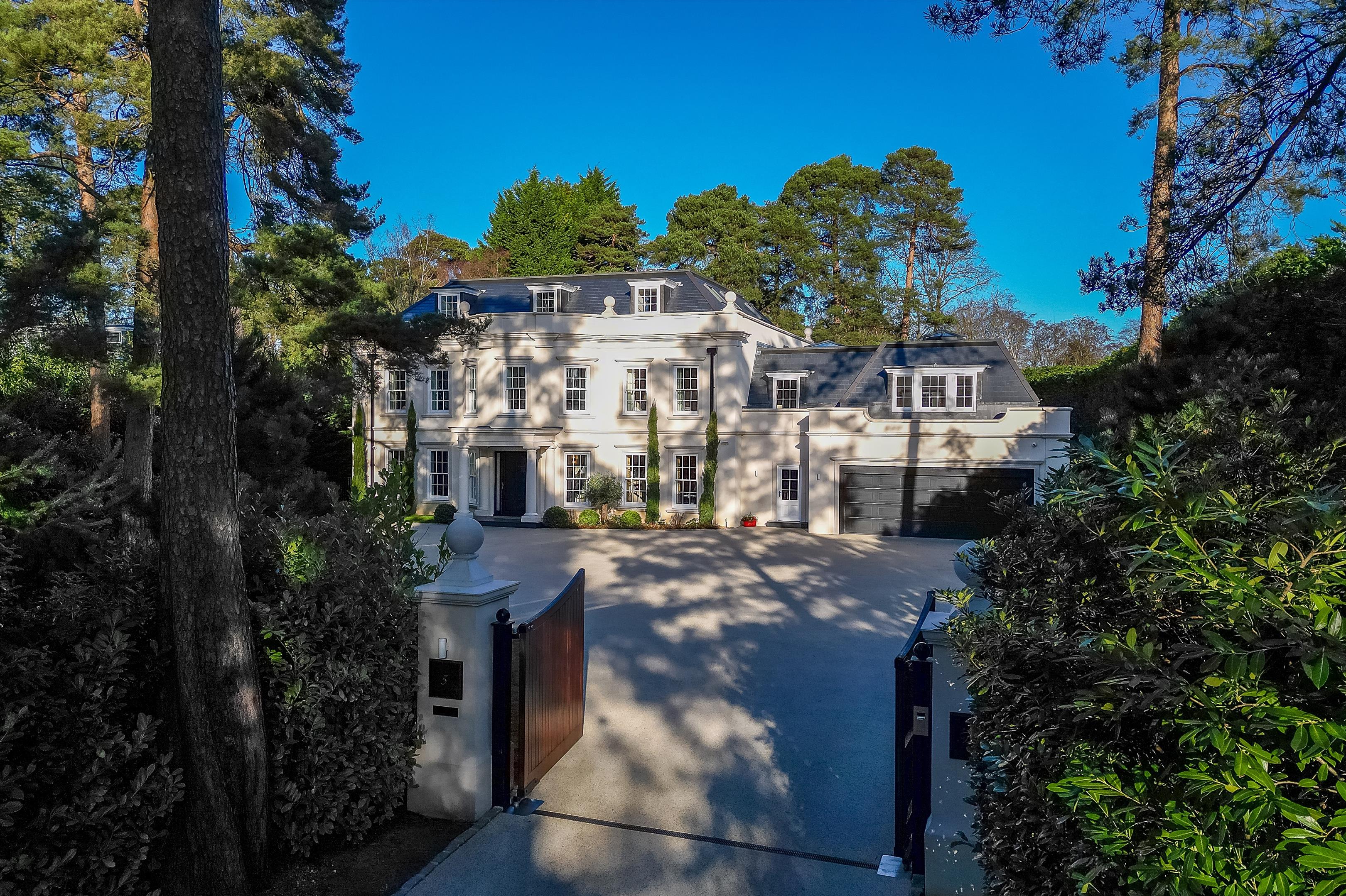 Virginia Avenue, Virginia Water, Surrey, GU25