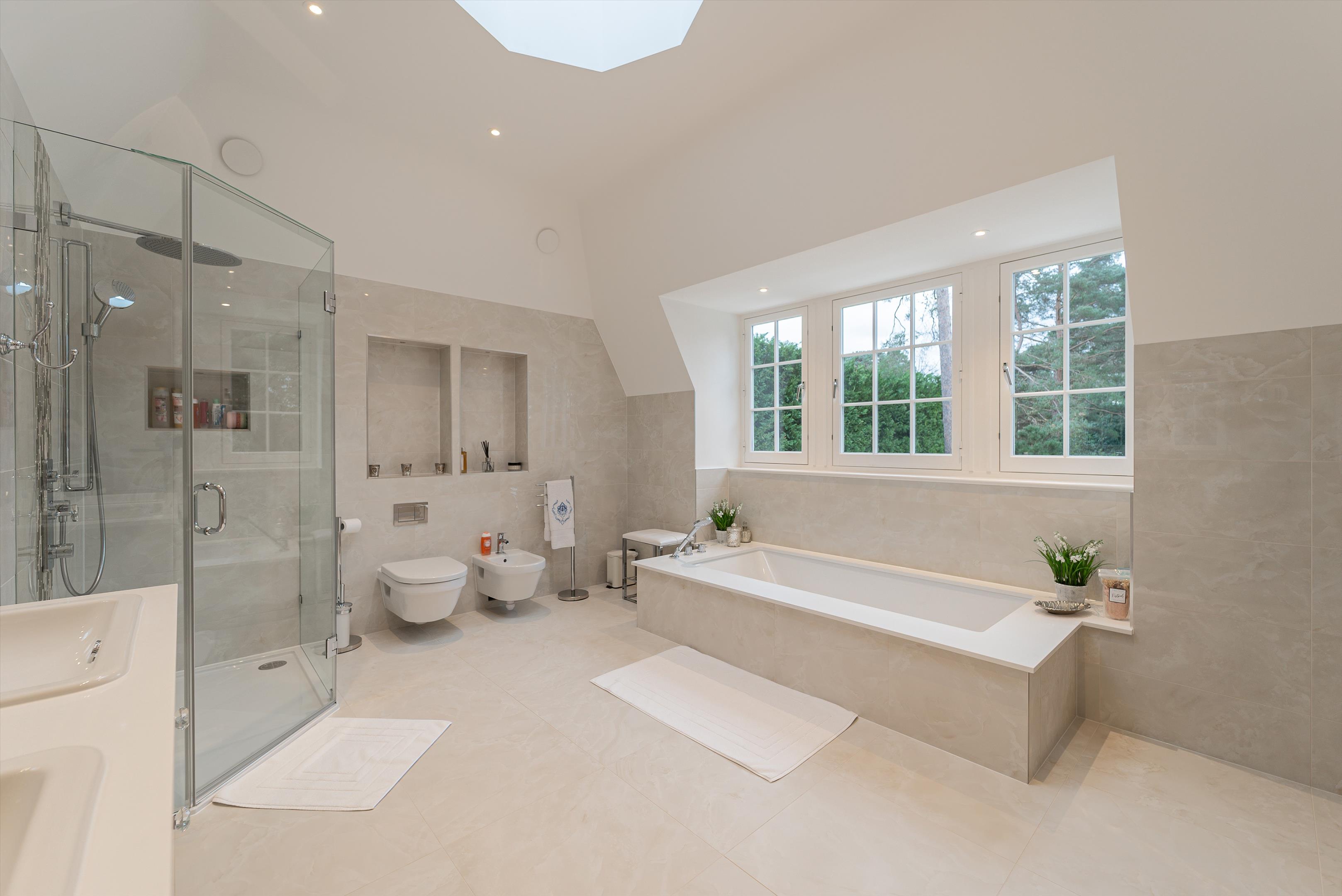 Virginia Avenue, Virginia Water, Surrey, GU25