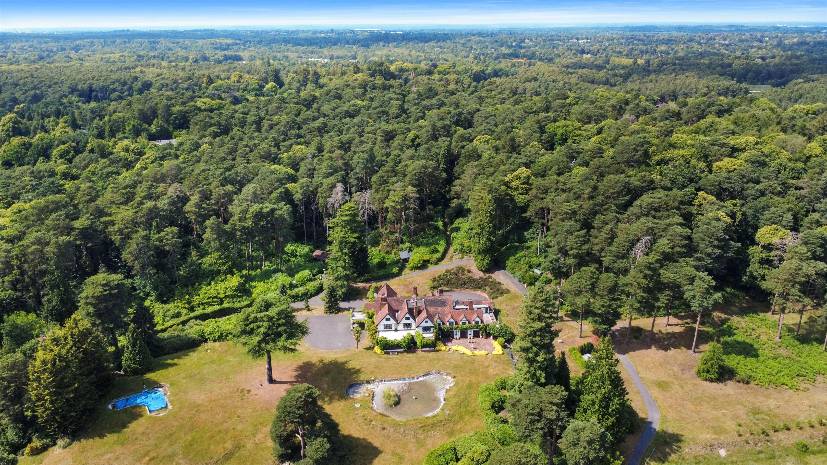 Chertsey Road, Windlesham, Surrey GU20