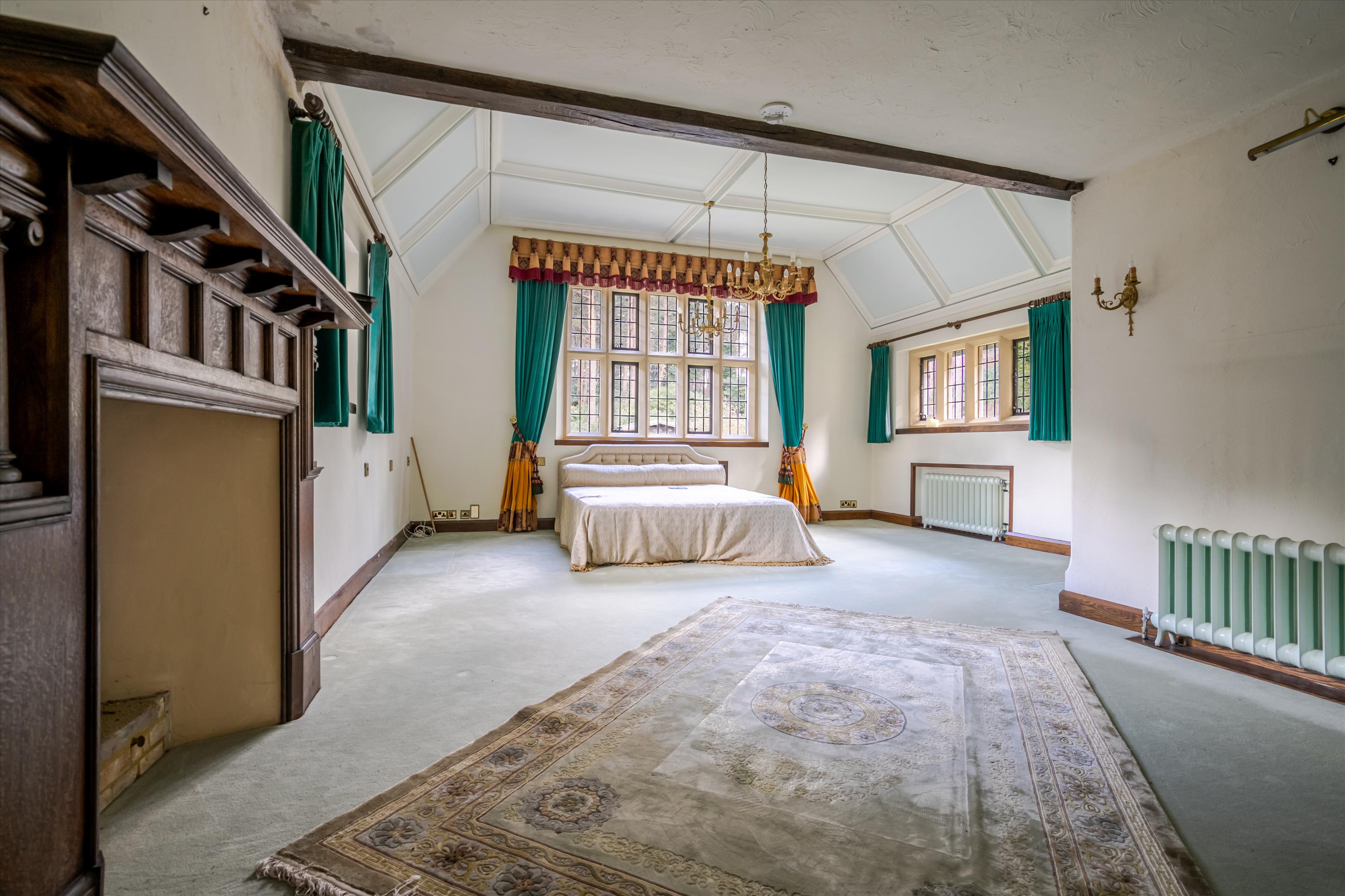 Chertsey Road, Windlesham, Surrey GU20