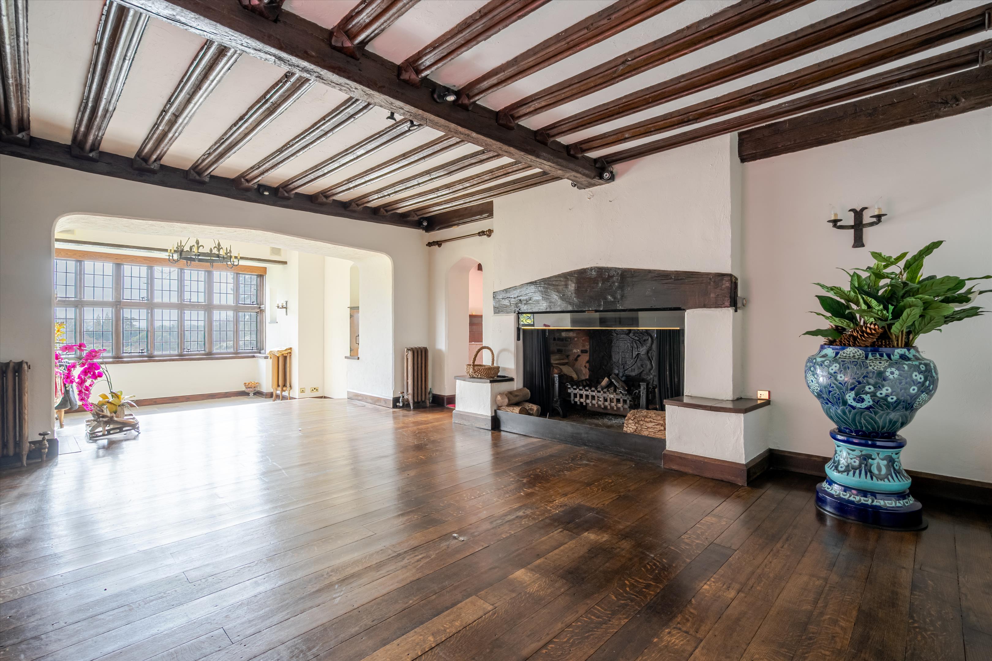 Chertsey Road, Windlesham, Surrey GU20