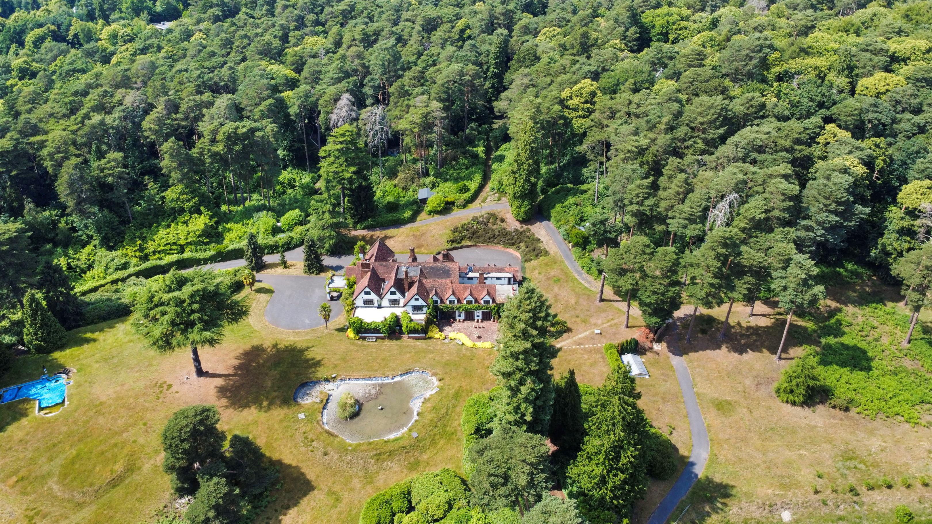 Chertsey Road, Windlesham, Surrey GU20