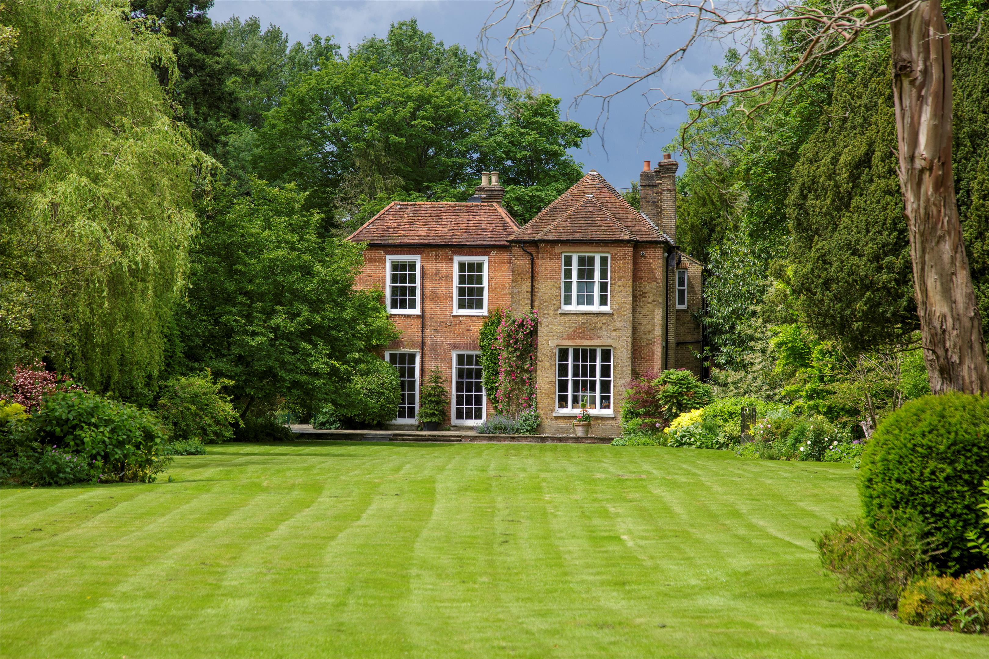 Grove Mill Lane, Hertfordshire, WD17