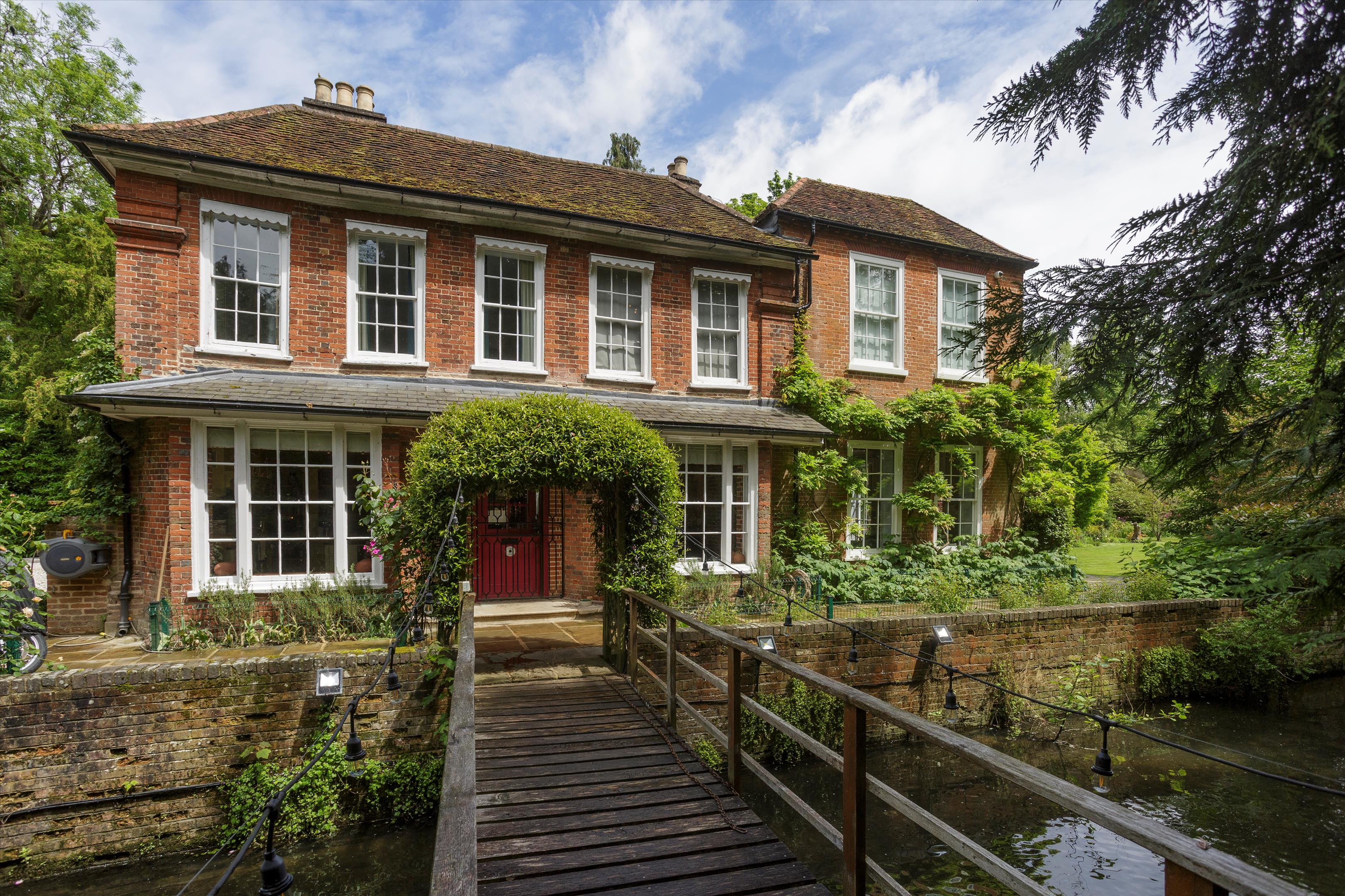 Grove Mill Lane, Hertfordshire, WD17
