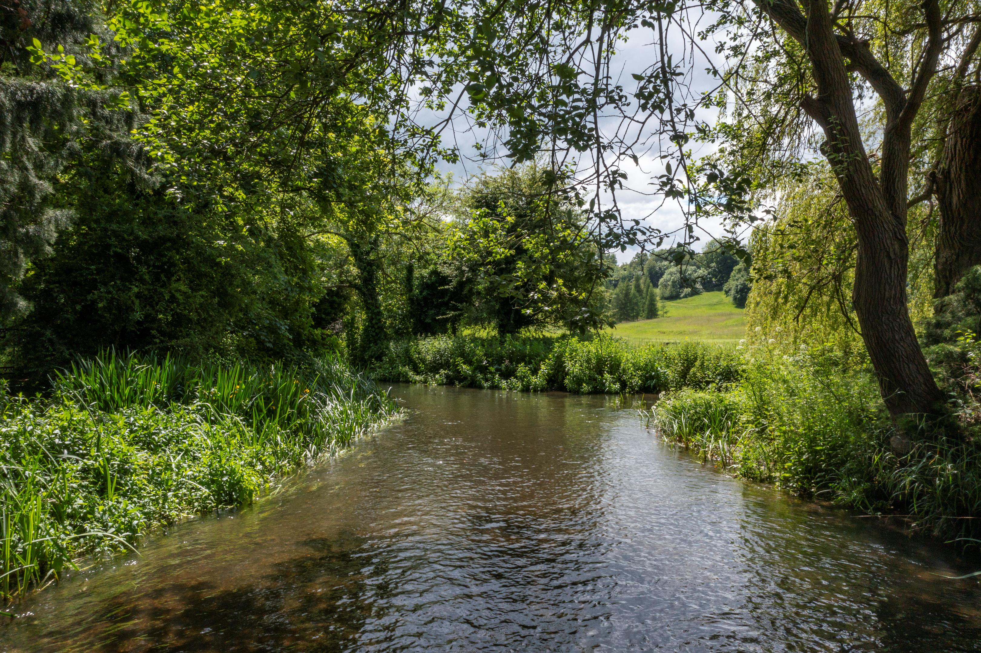 Grove Mill Lane, Hertfordshire, WD17