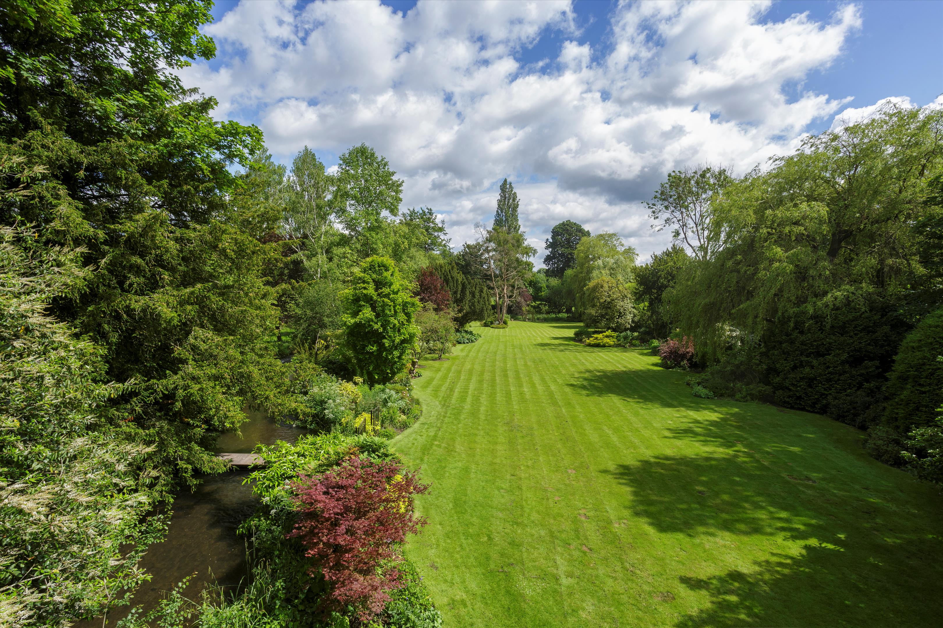 Grove Mill Lane, Hertfordshire, WD17