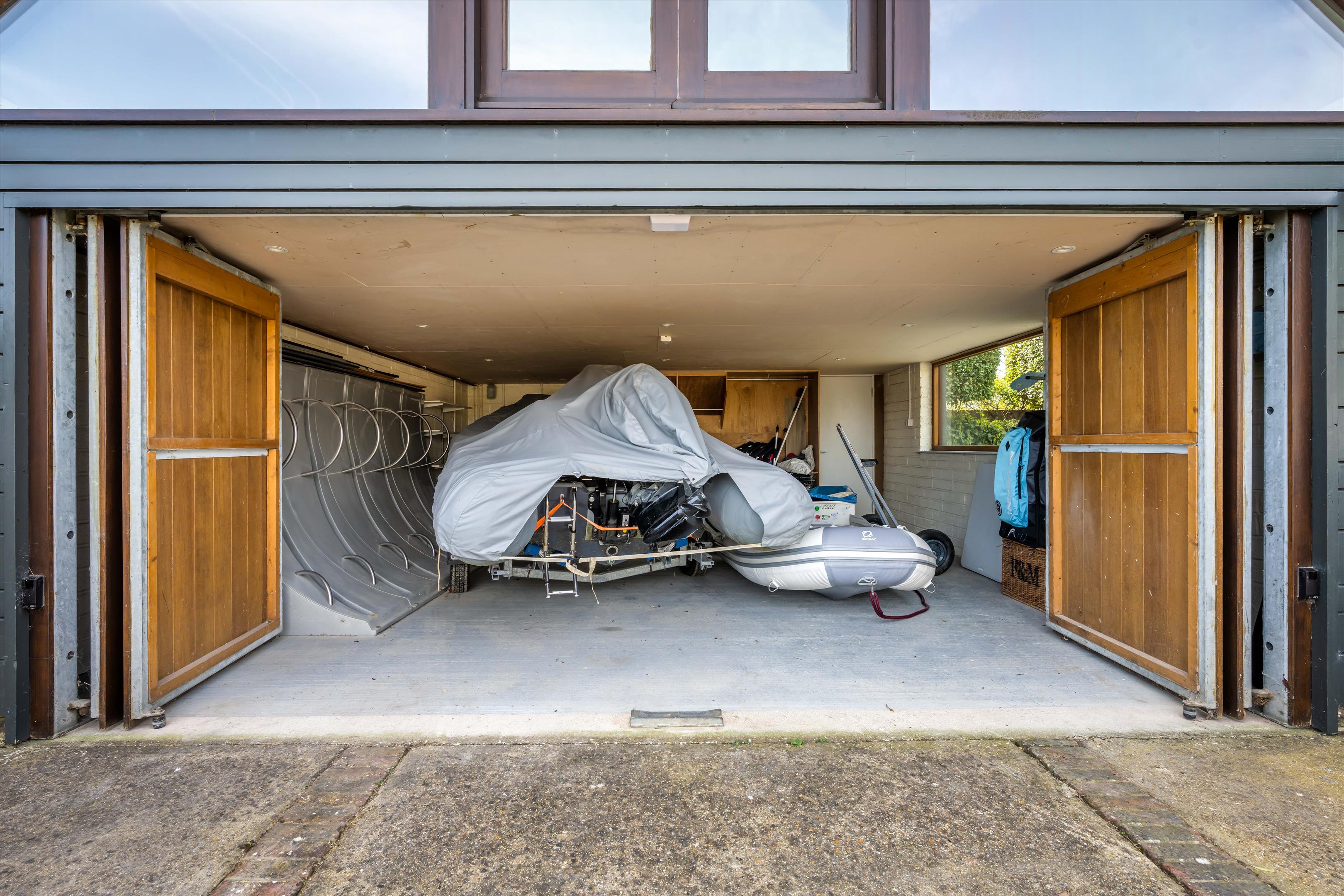 Shore Road, Bosham, Chichester, West Sussex, PO18.