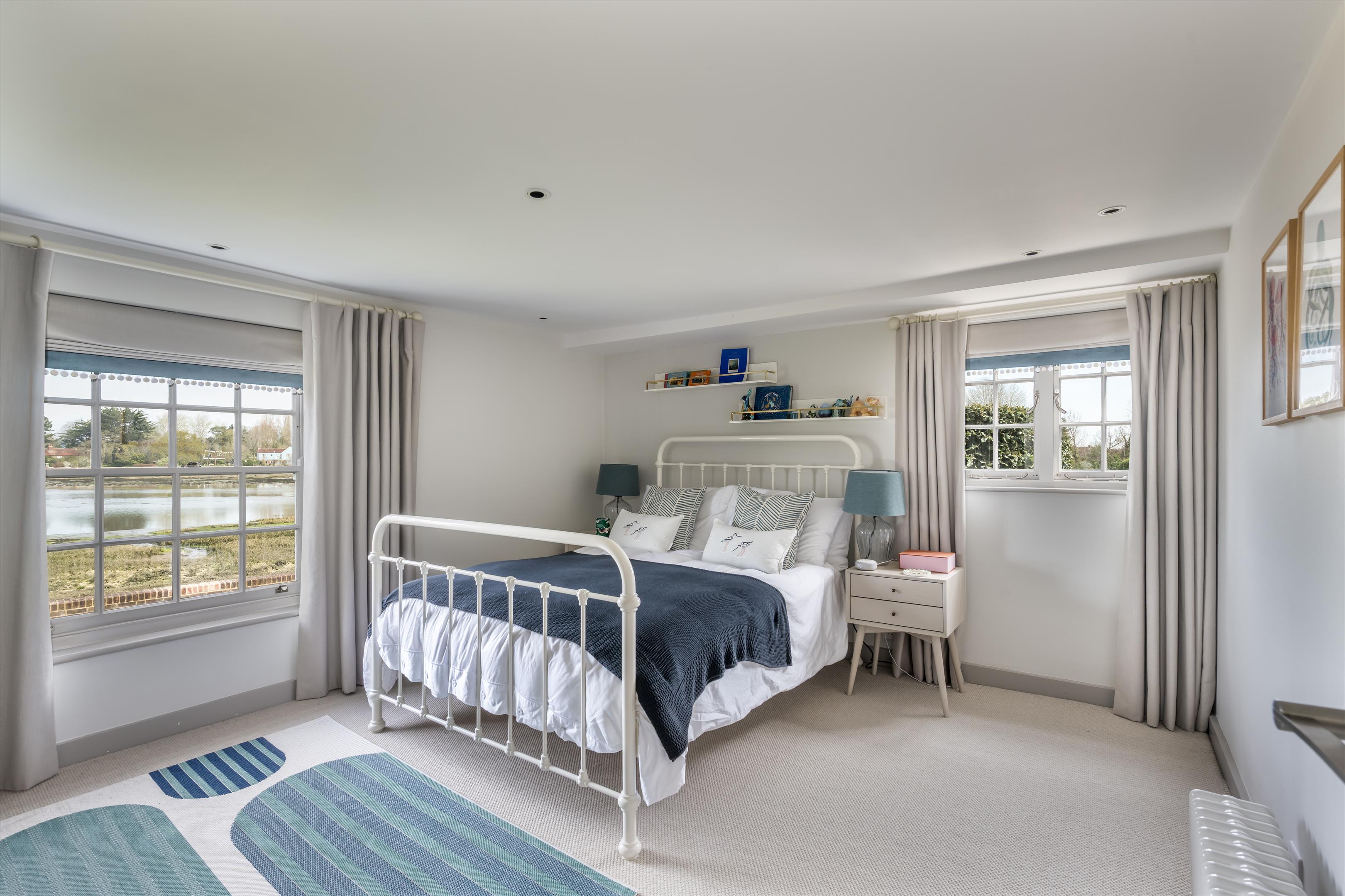 Shore Road, Bosham, Chichester, West Sussex, PO18.