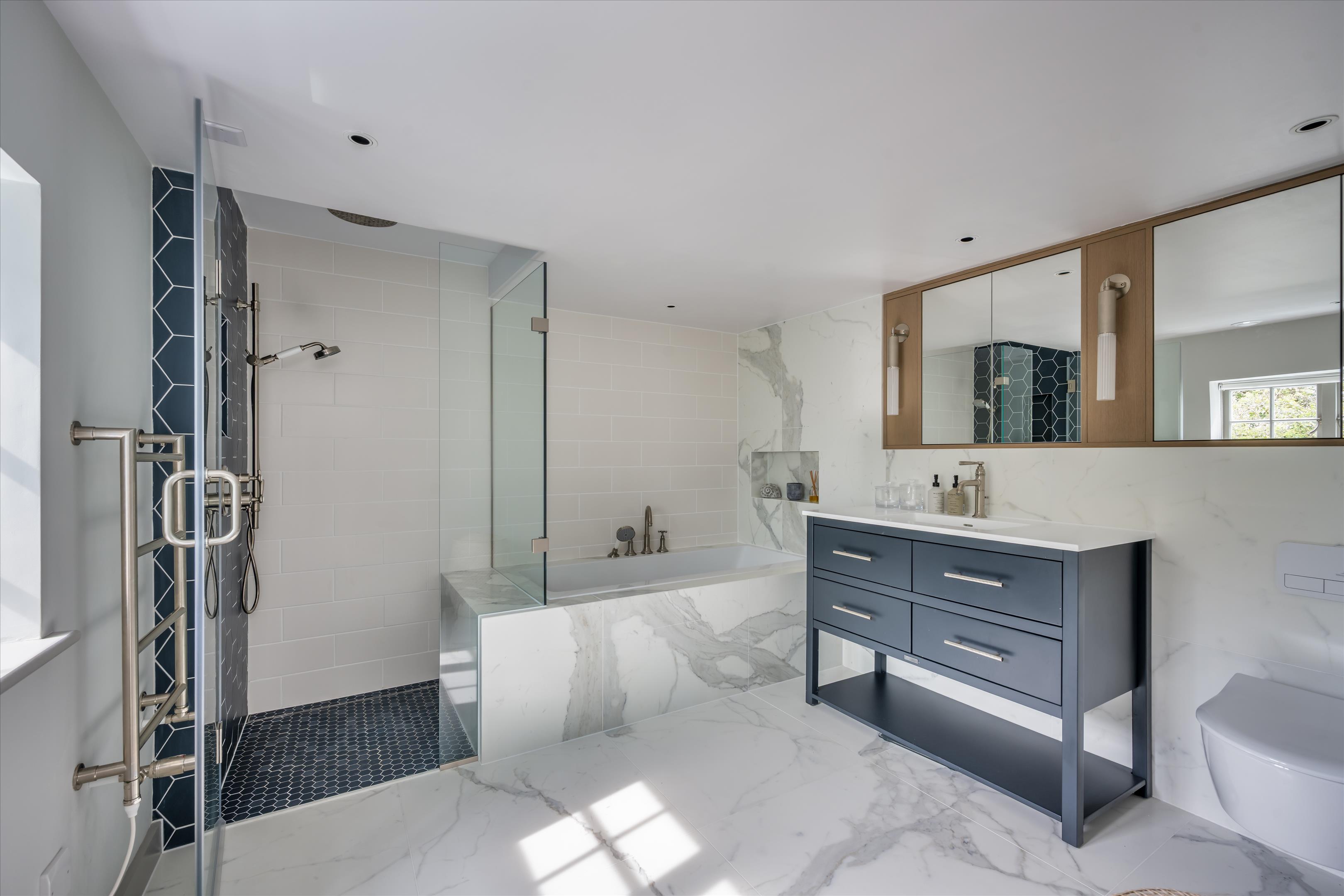 Shore Road, Bosham, Chichester, West Sussex, PO18.
