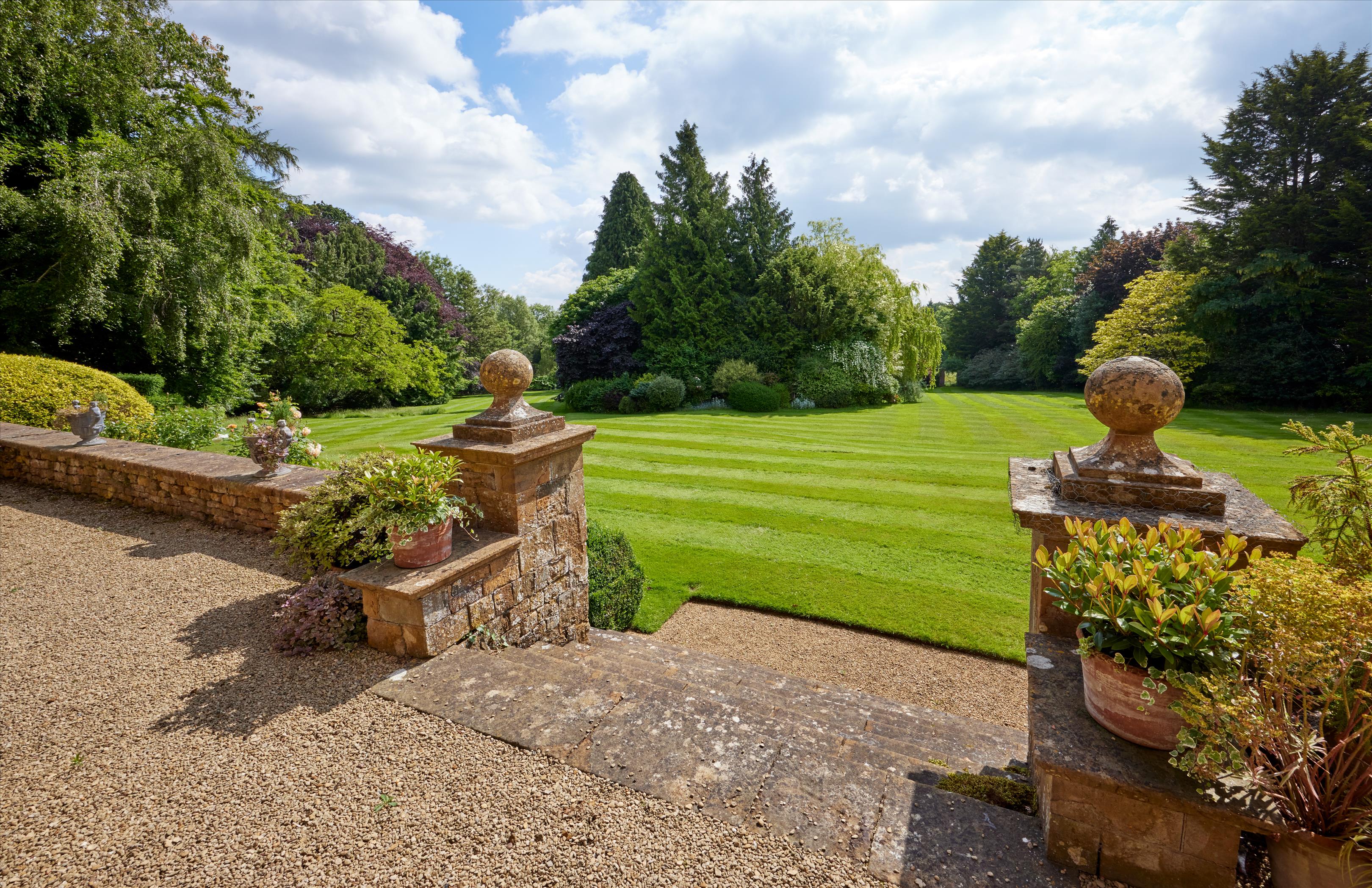 Adderbury, Oxfordshire, OX17