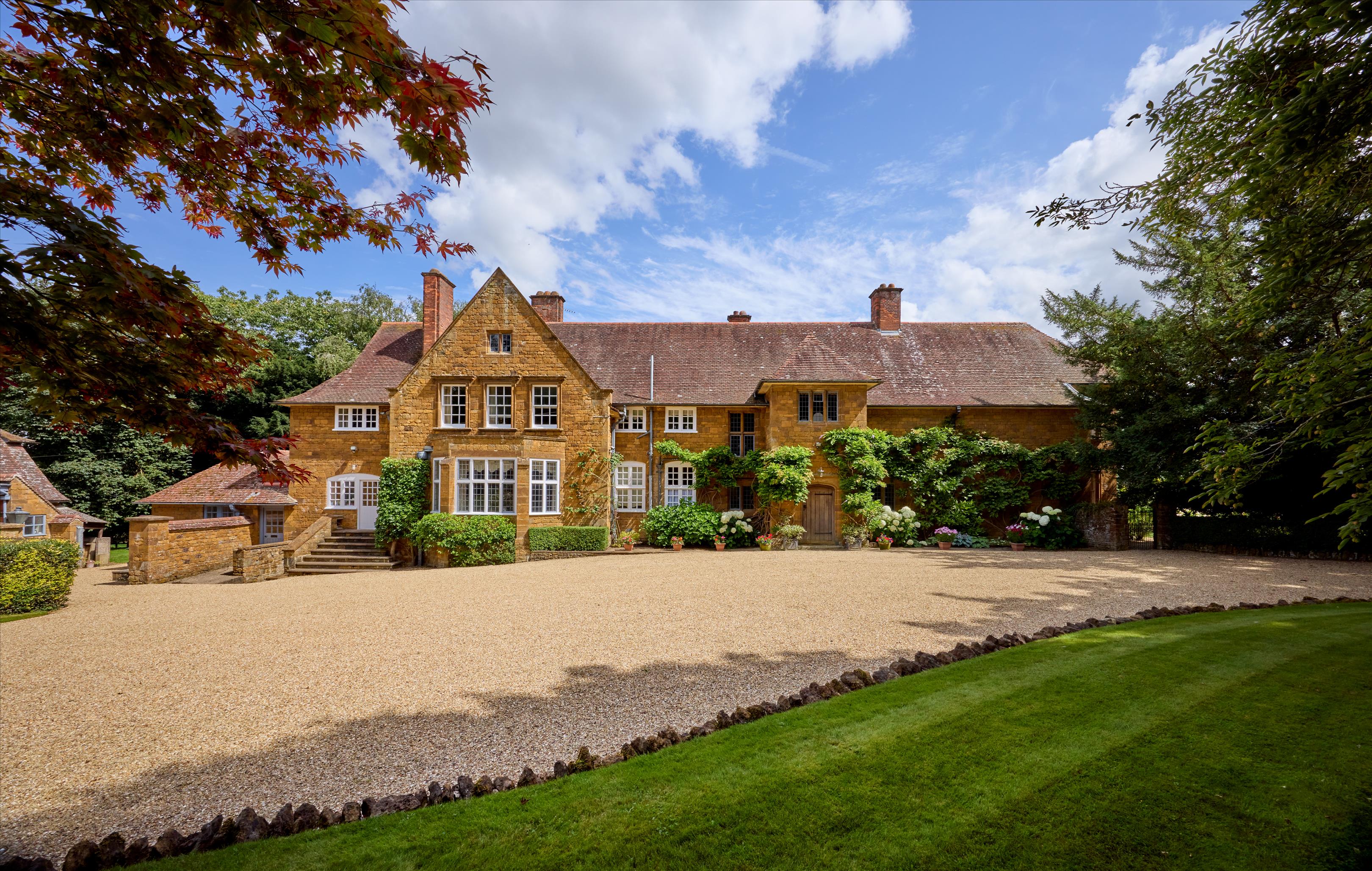 Adderbury, Oxfordshire, OX17