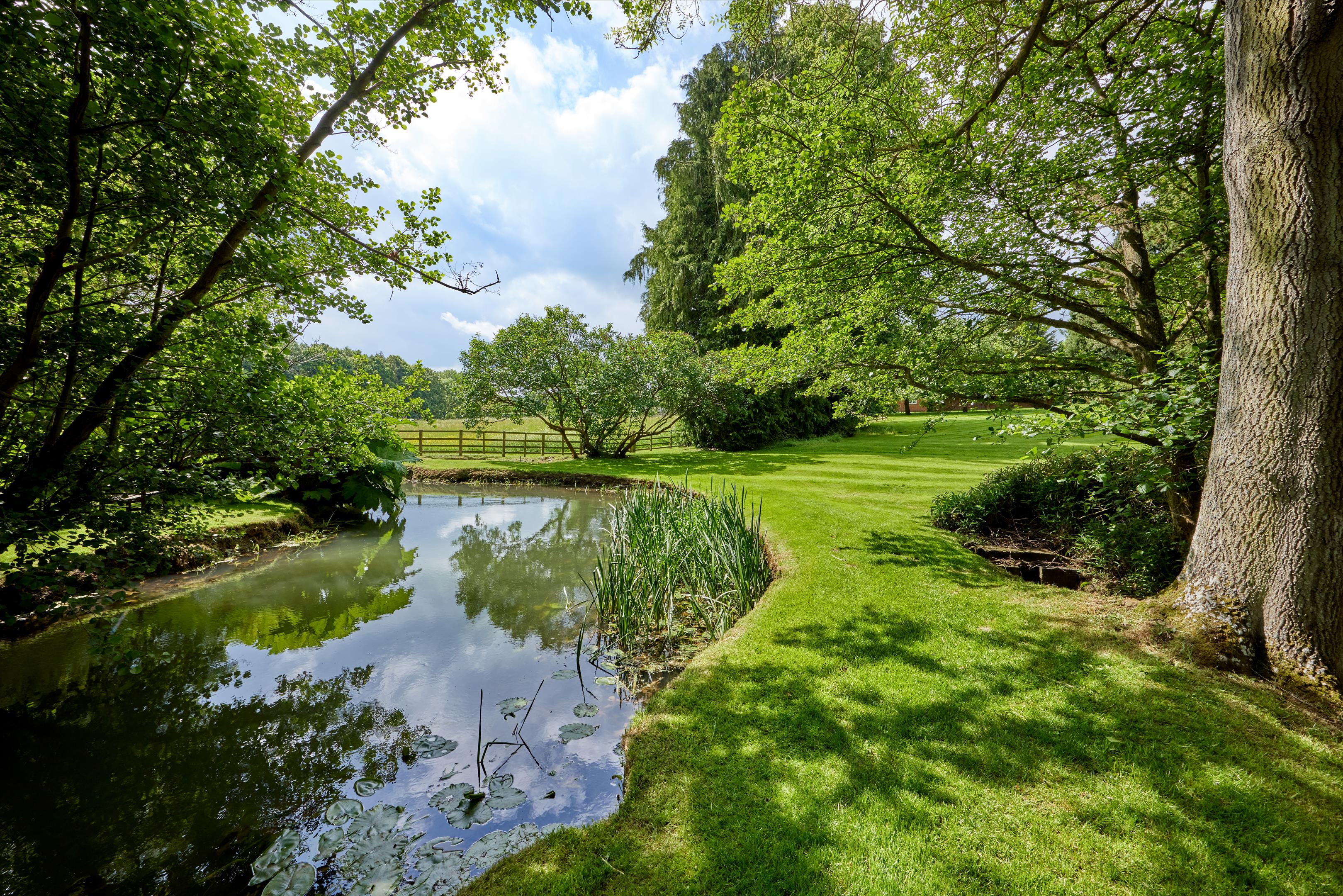 Adderbury, Oxfordshire, OX17