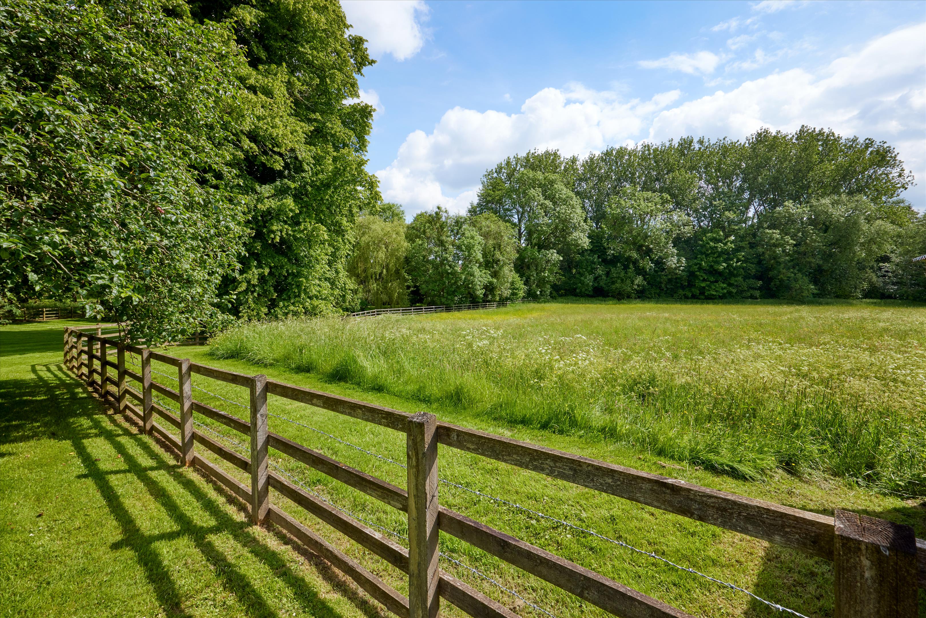 Adderbury, Oxfordshire, OX17