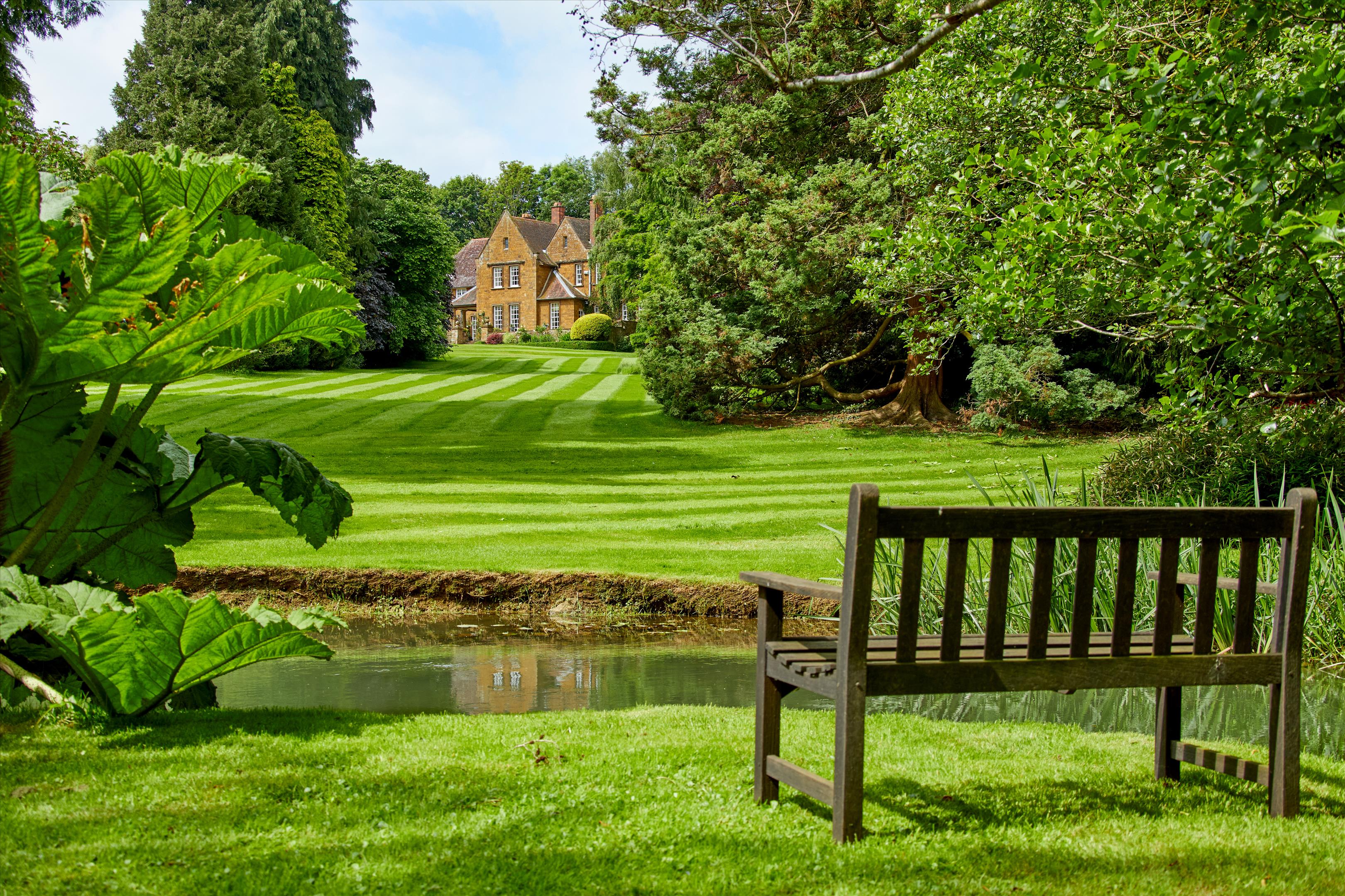 Adderbury, Oxfordshire, OX17