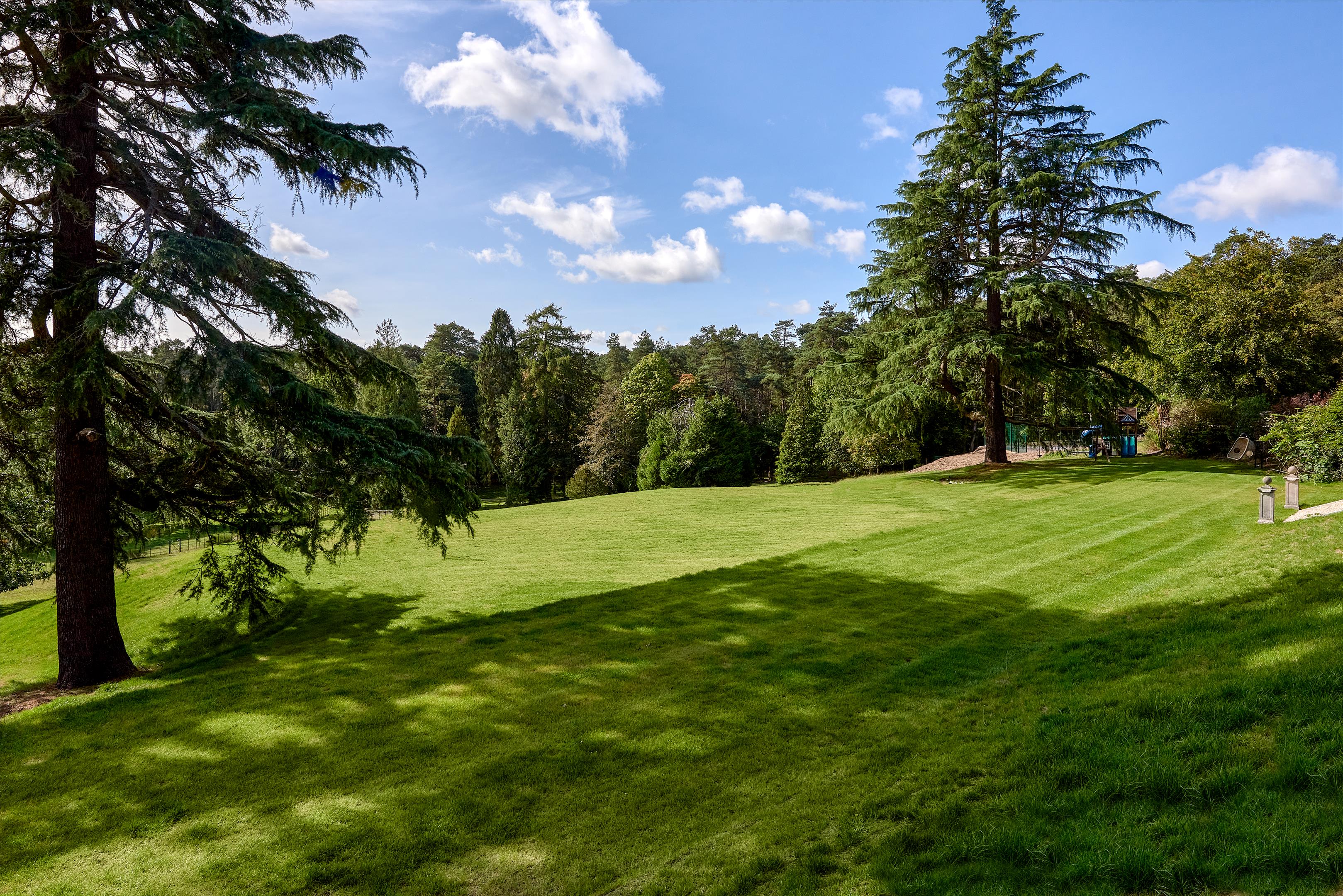 Frensham Vale, Lower Bourne, Farnham, Surrey, GU10.