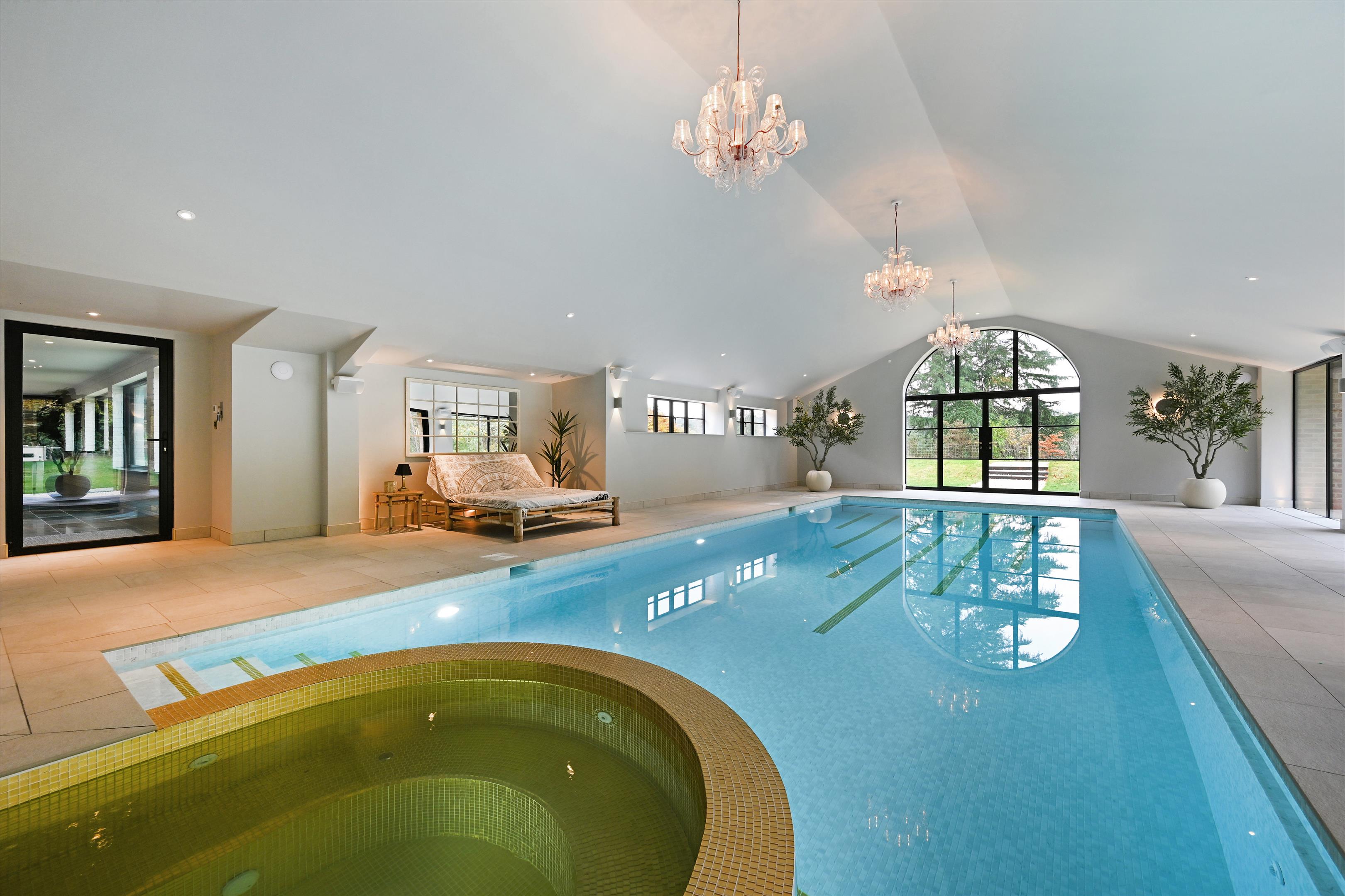 Frensham Vale, Lower Bourne, Farnham, Surrey, GU10.
