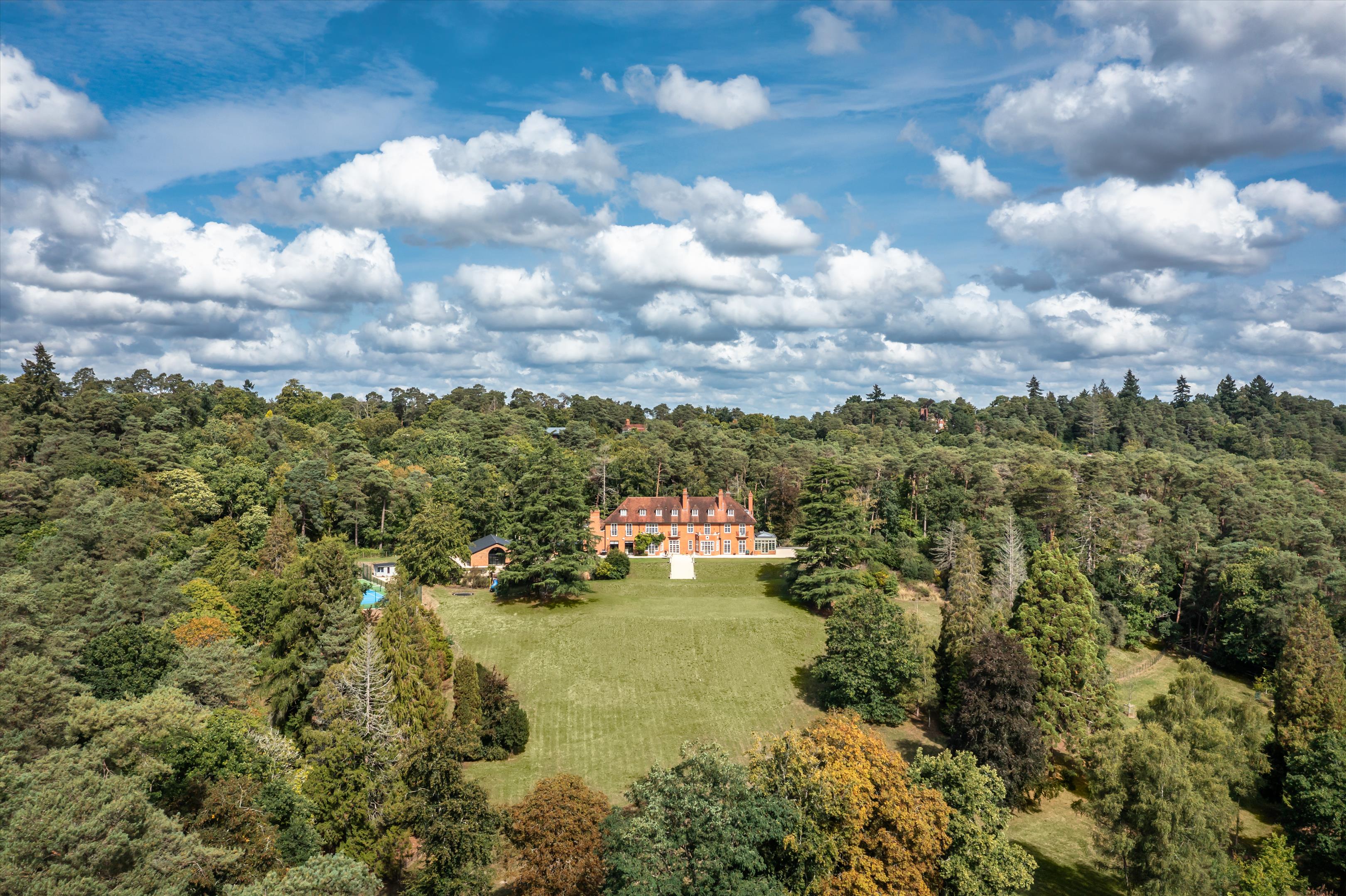 Frensham Vale, Lower Bourne, Farnham, Surrey, GU10.