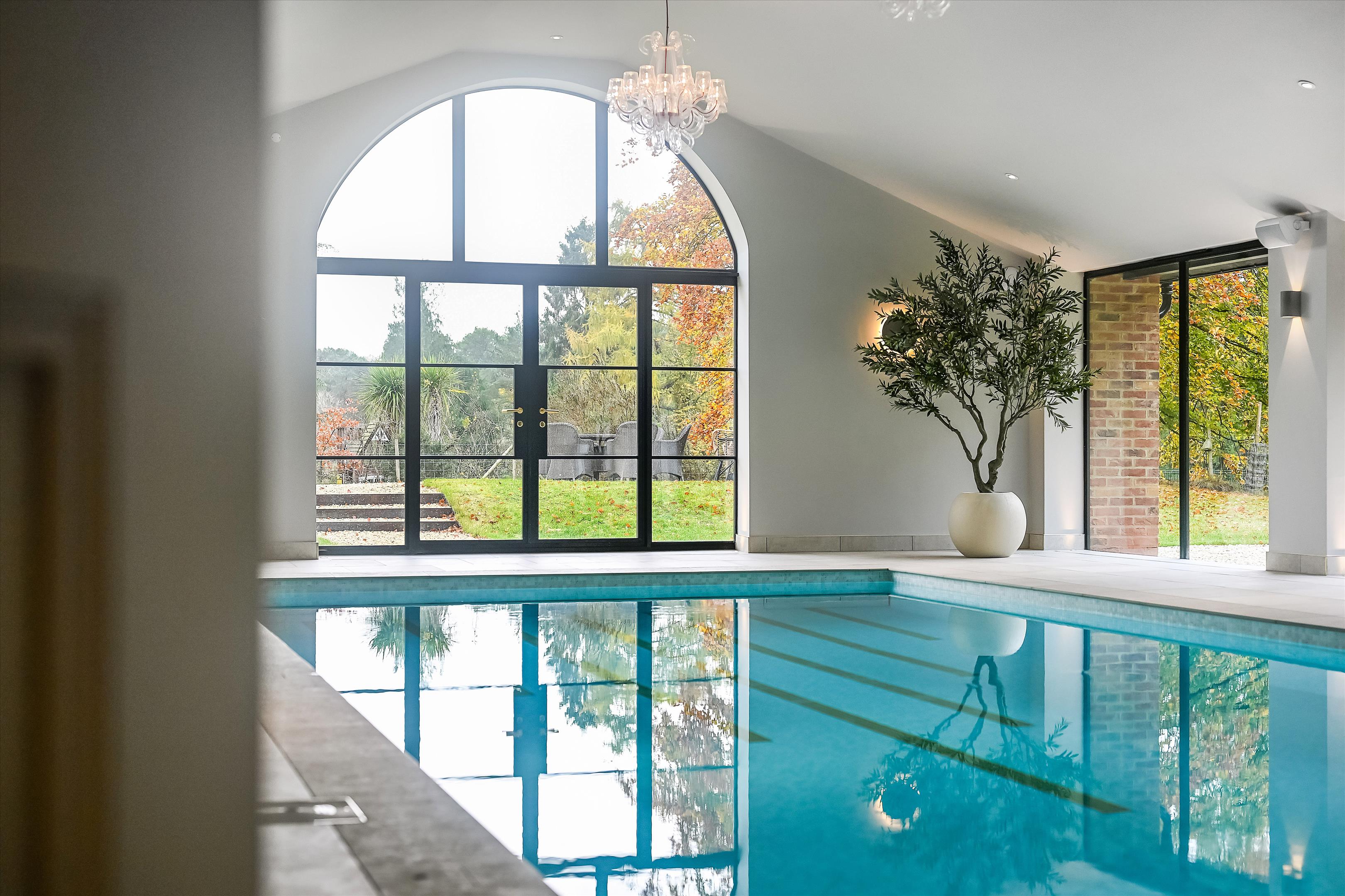 Frensham Vale, Lower Bourne, Farnham, Surrey, GU10.