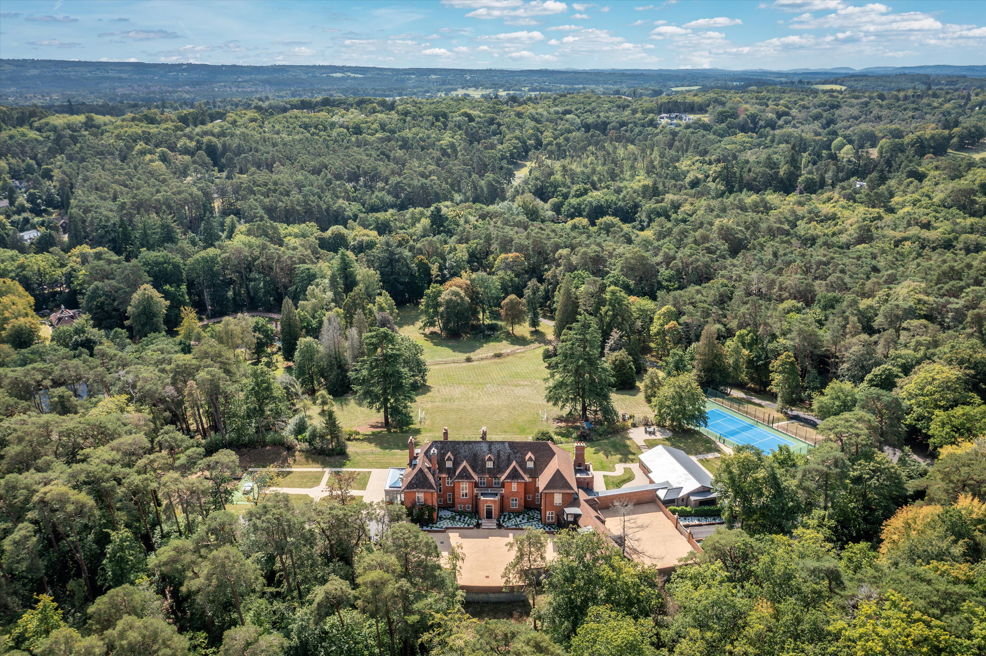 Frensham Vale, Lower Bourne, Farnham, Surrey, GU10.
