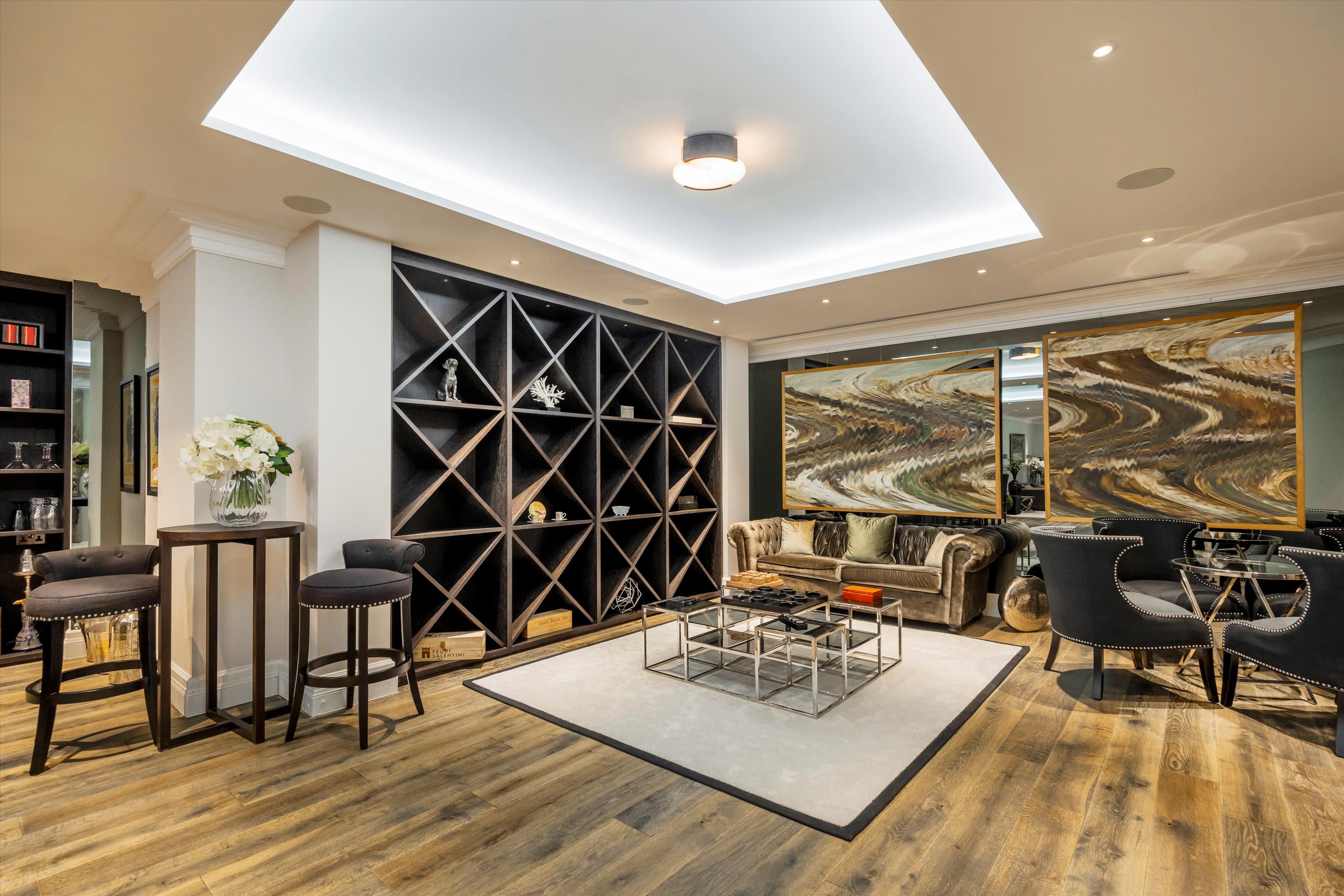 Golf Club Road, St George's Hill, Weybridge, Surrey, KT13