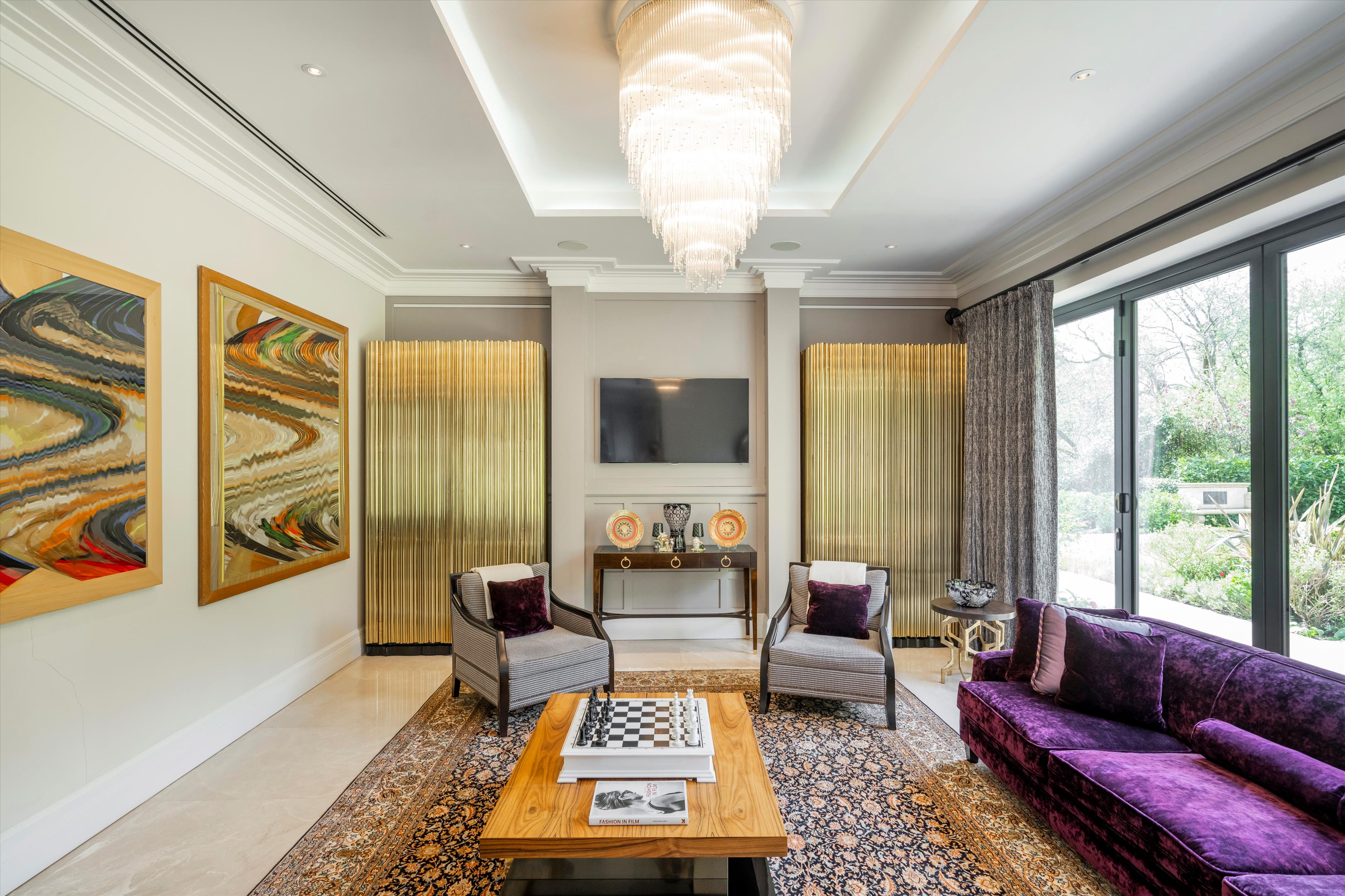 Golf Club Road, St George's Hill, Weybridge, Surrey, KT13