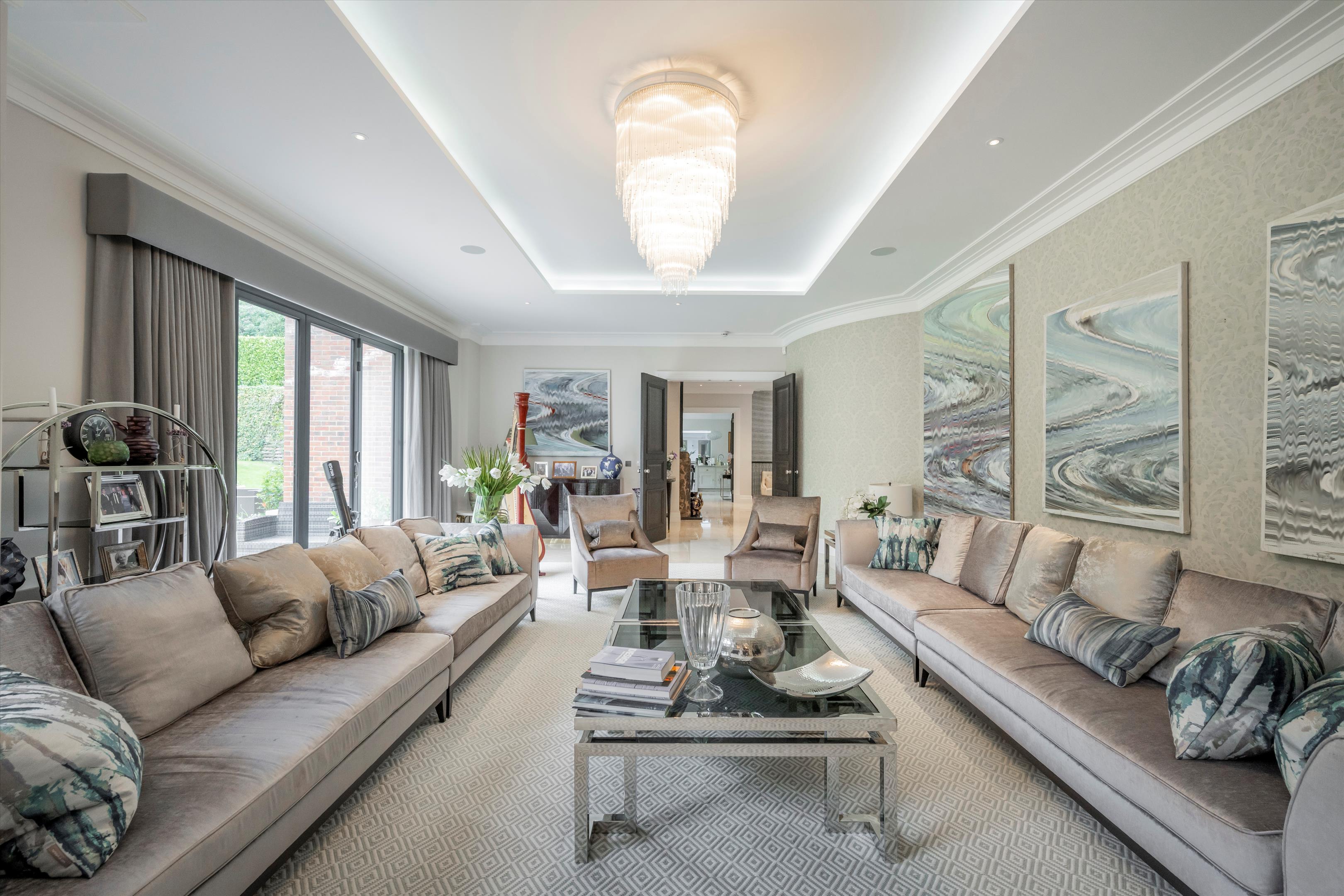 Golf Club Road, St George's Hill, Weybridge, Surrey, KT13