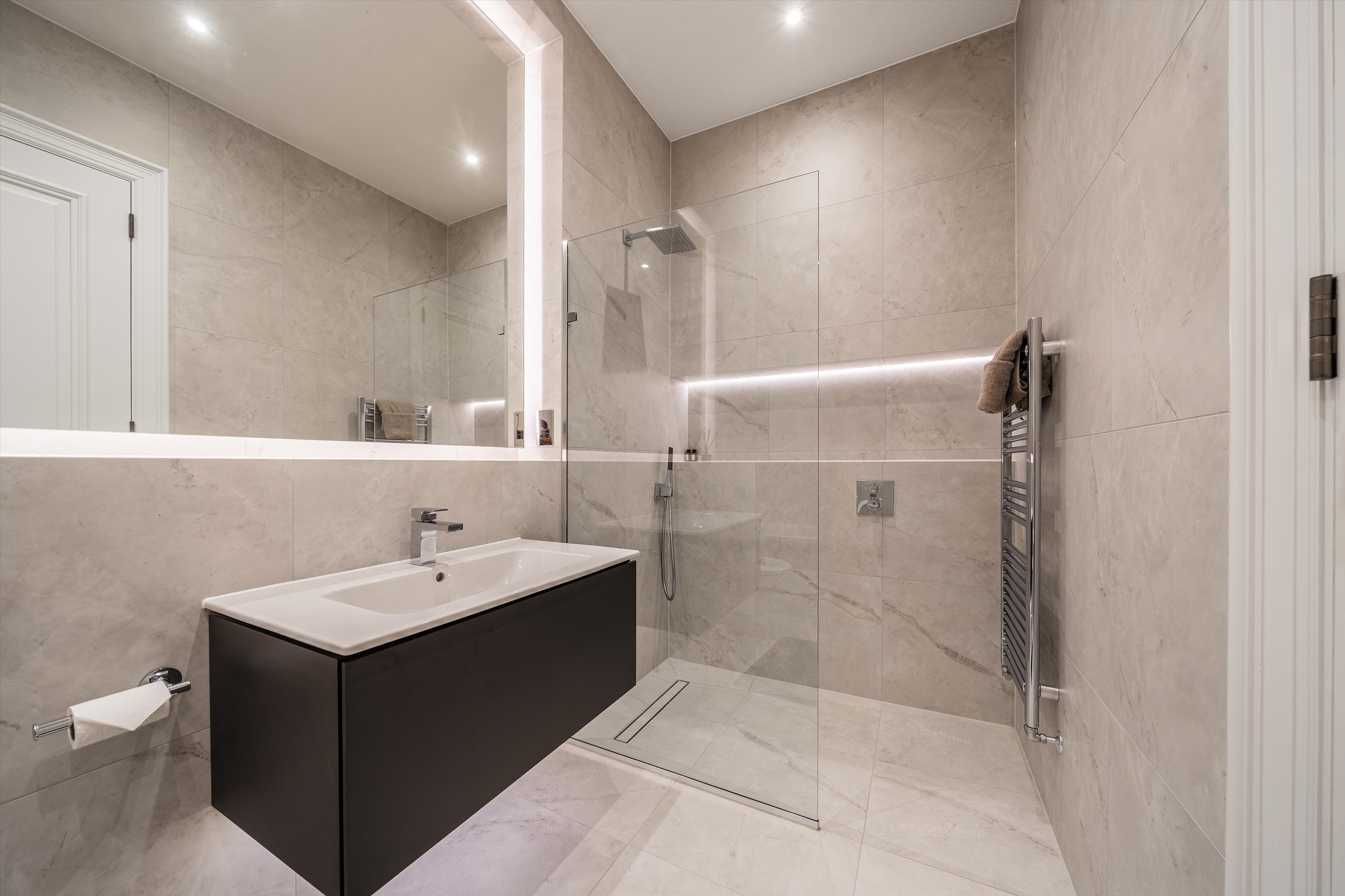 West Road, St George's Hill, Weybridge, Surrey KT13