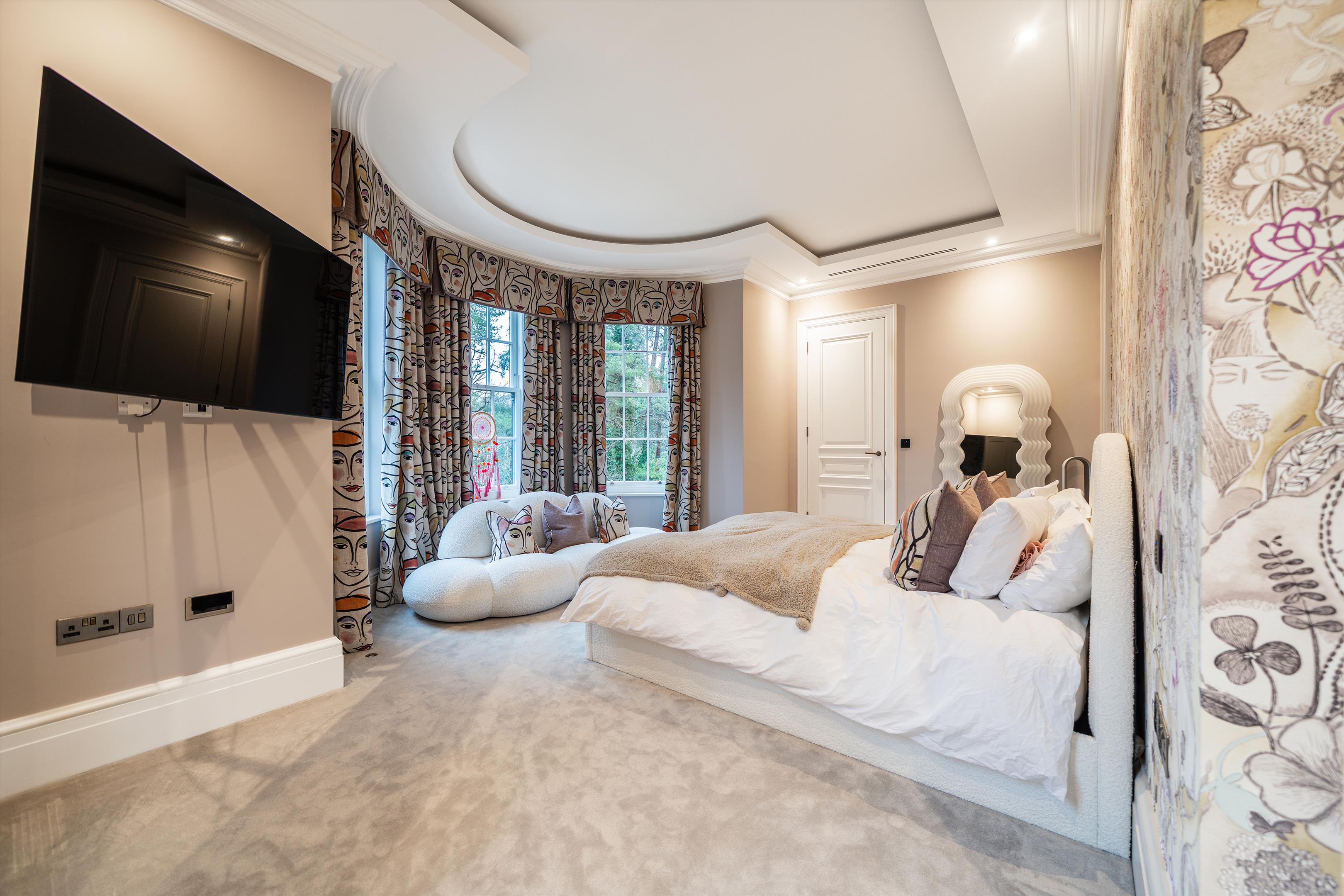 West Road, St George's Hill, Weybridge, Surrey KT13