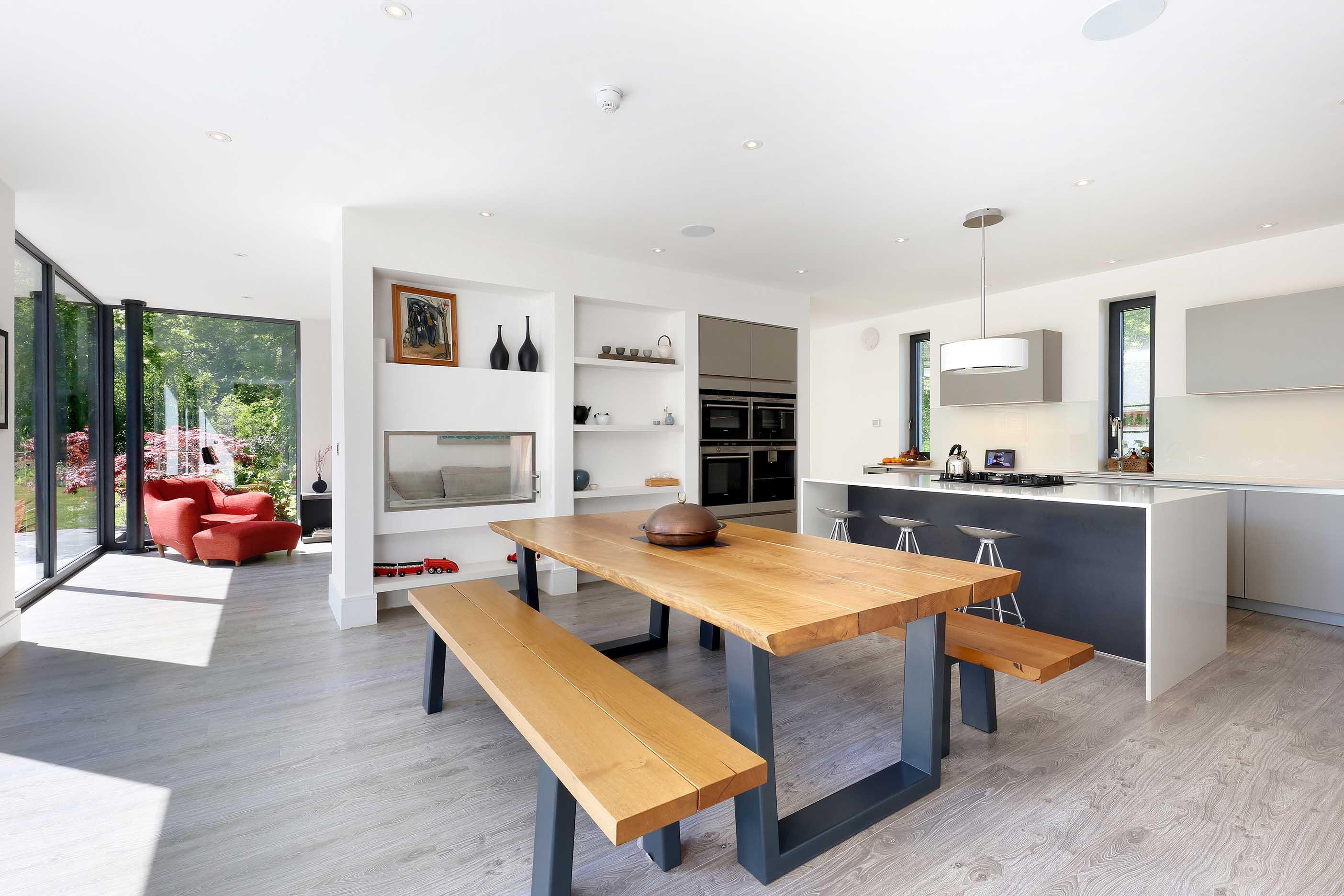 Longcross Road, Longcross, Chertsey, Surrey, KT16.