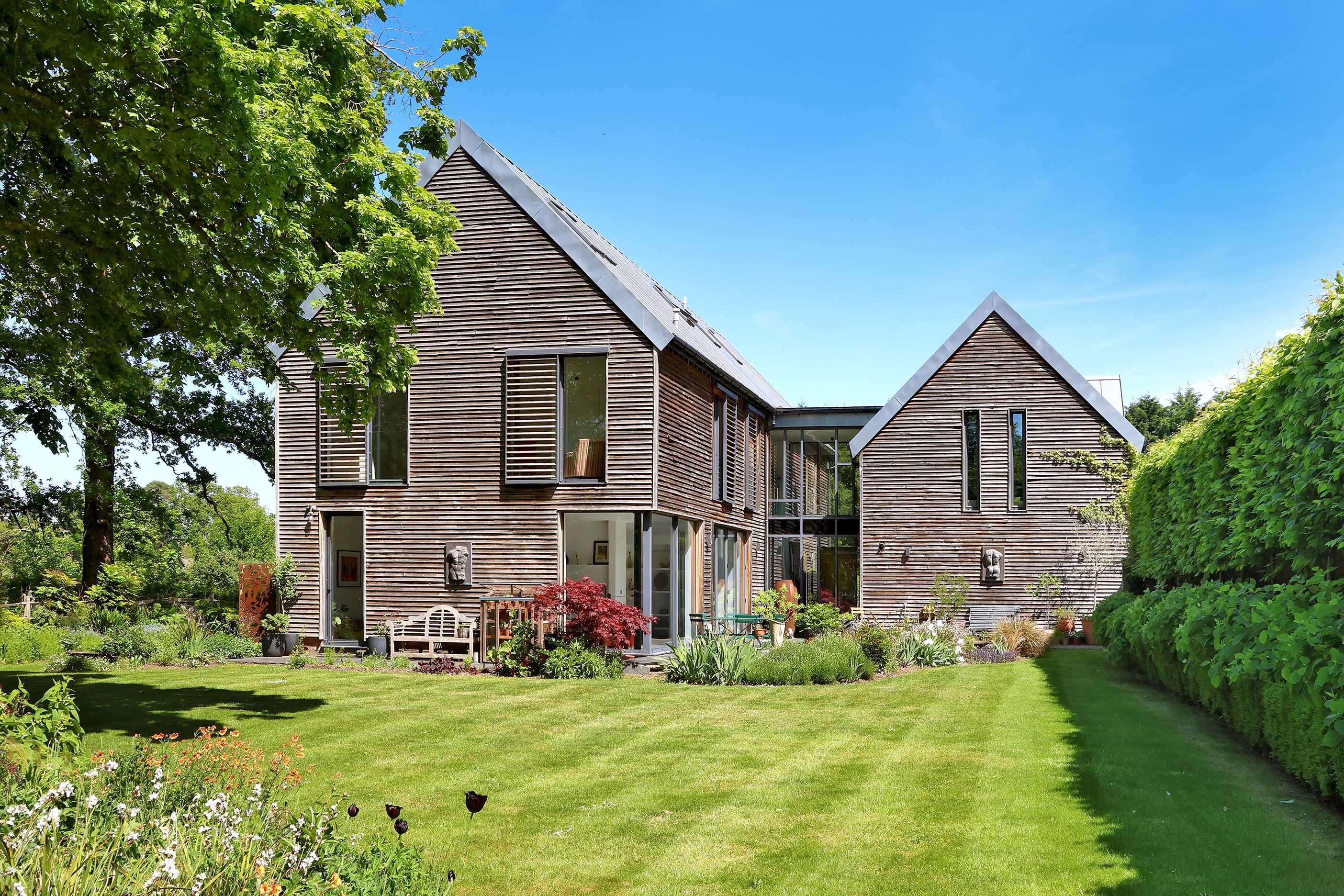Longcross Road, Longcross, Chertsey, Surrey, KT16.