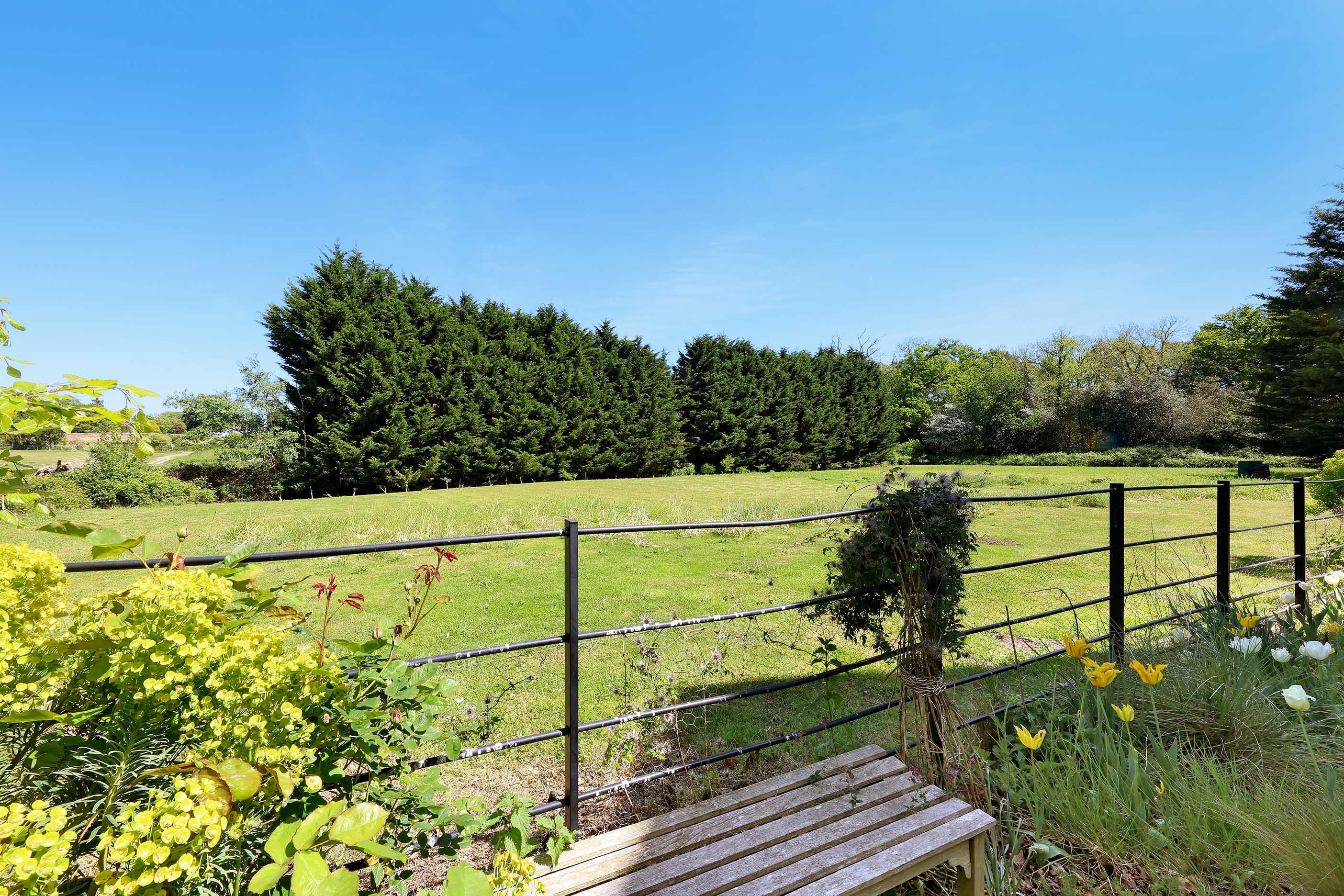 Longcross Road, Longcross, Chertsey, Surrey, KT16.