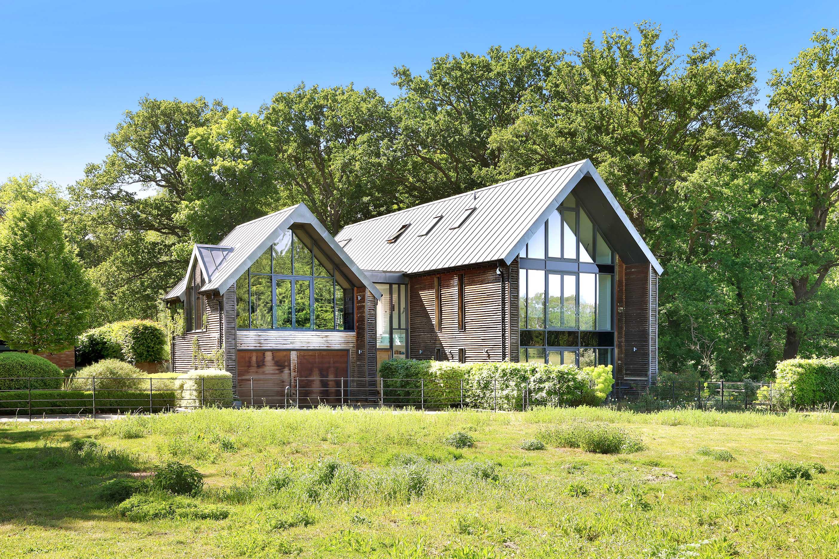 Longcross Road, Longcross, Chertsey, Surrey, KT16.