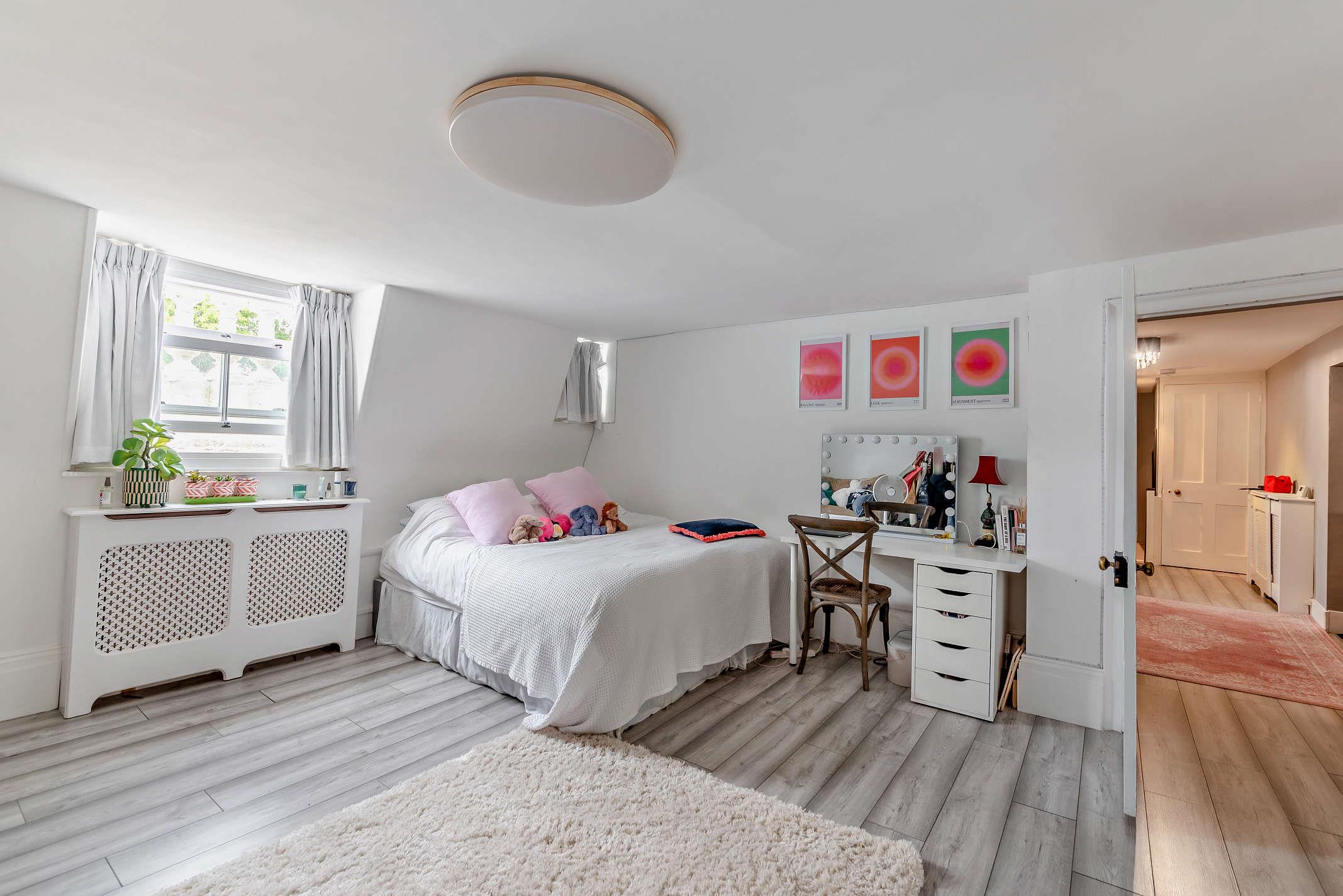 Burghfield Common, Berkshire RG7