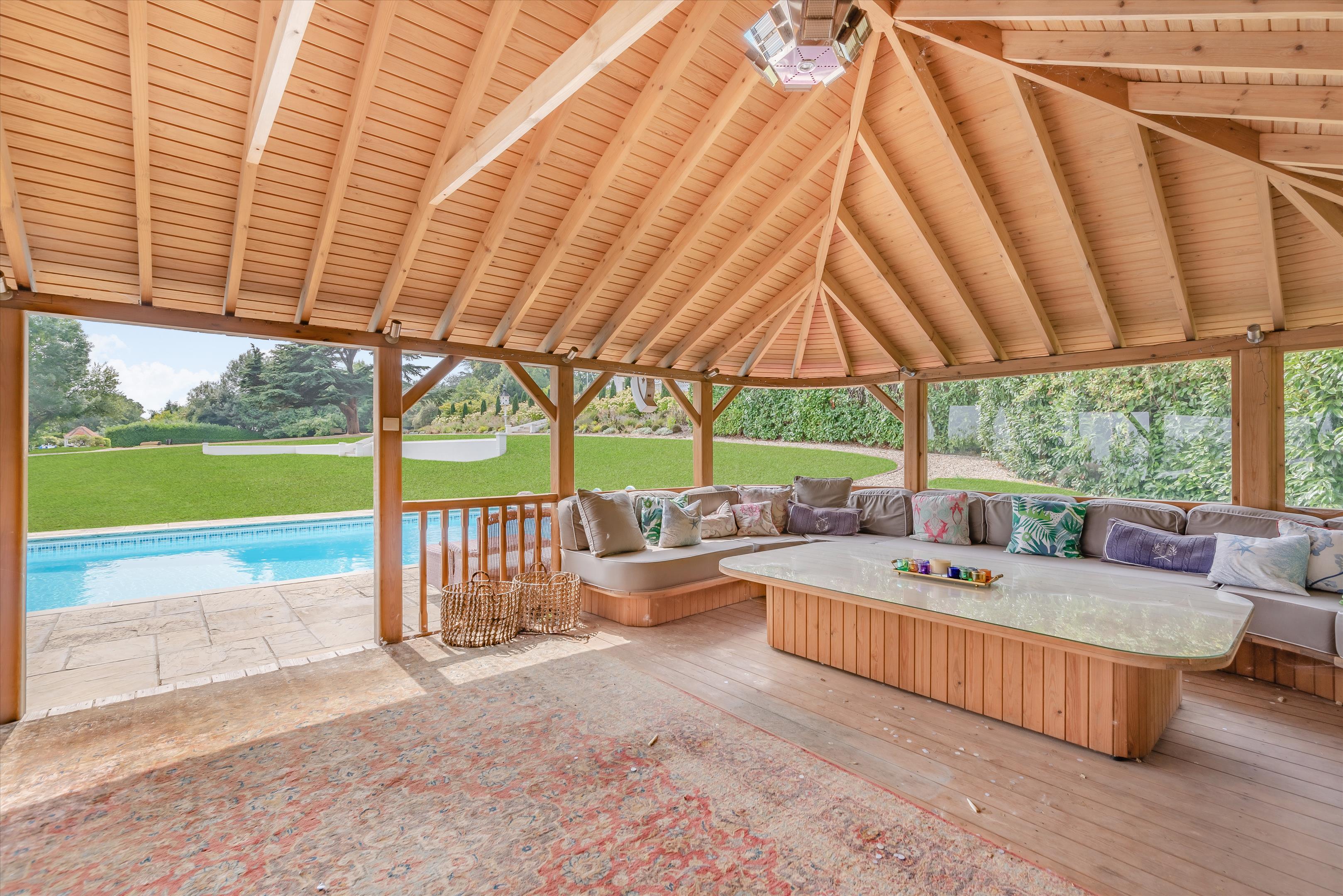 Burghfield Common, Berkshire RG7