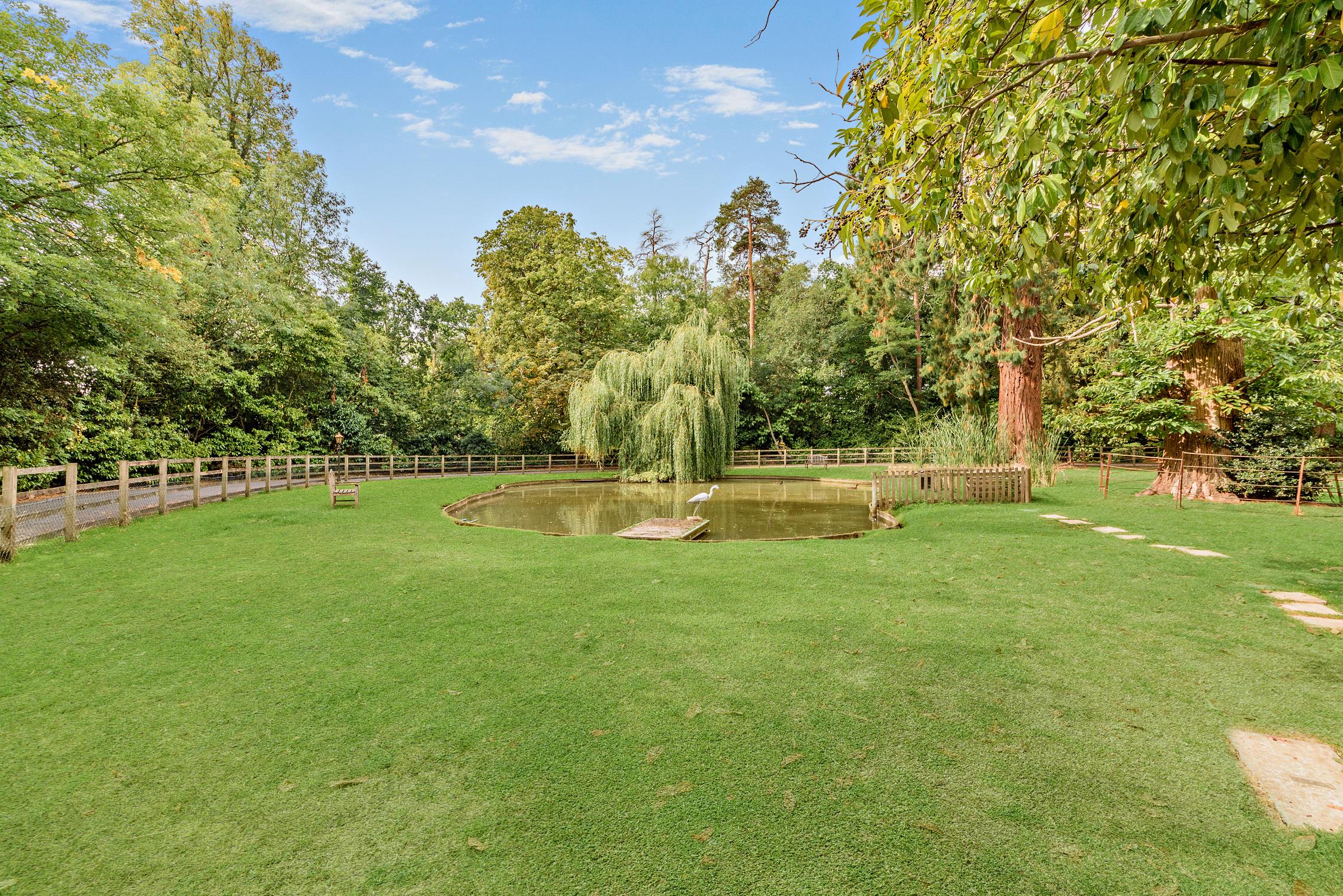 Burghfield Common, Berkshire RG7