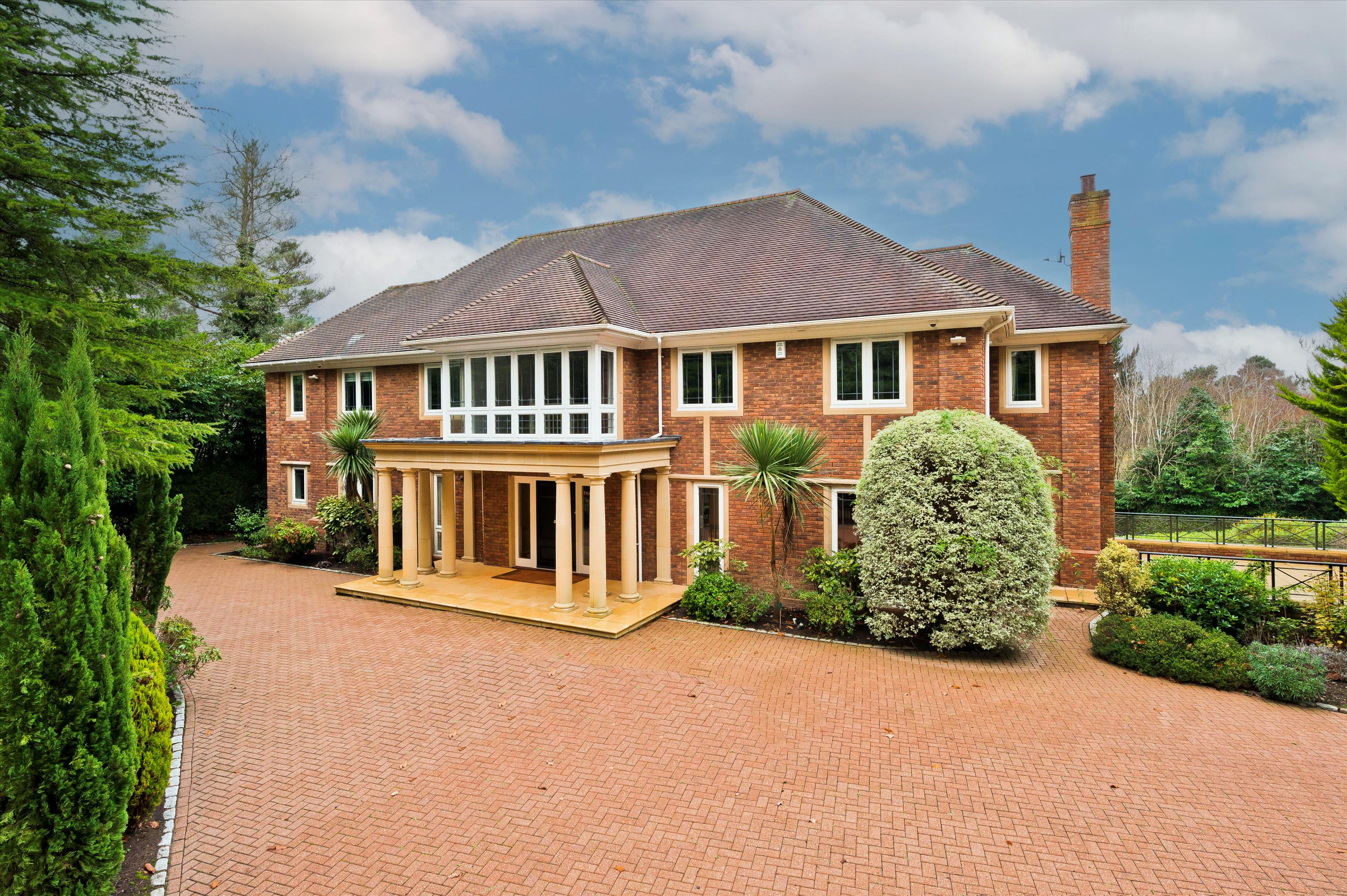 Ravencroft Road, St George's Hill, Weybridge, Surrey KT13