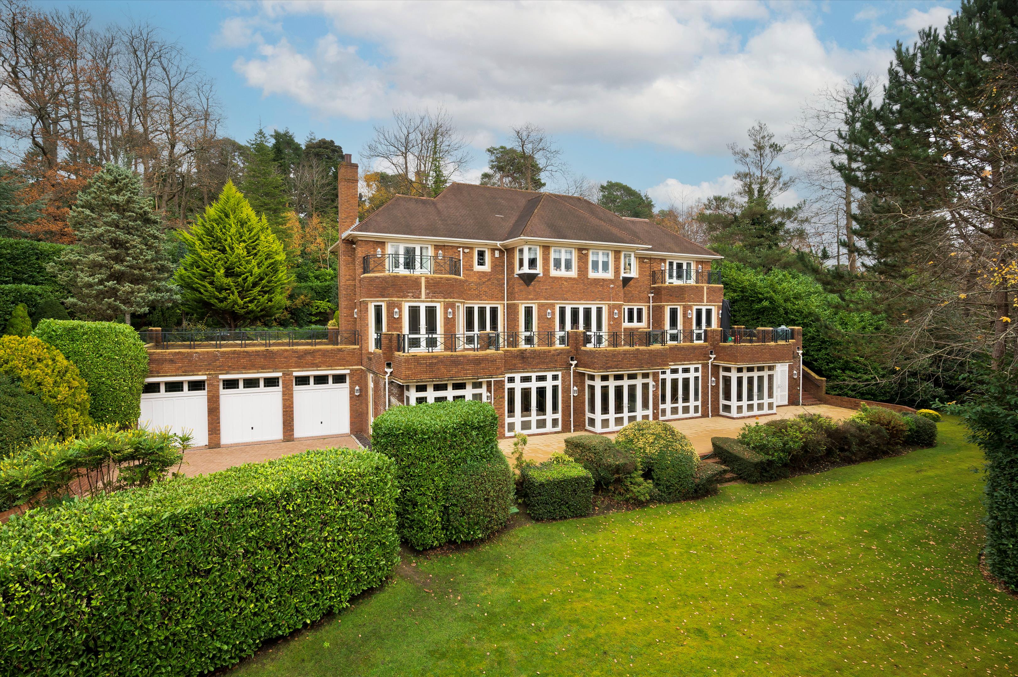 Ravencroft Road, St George's Hill, Weybridge, Surrey KT13