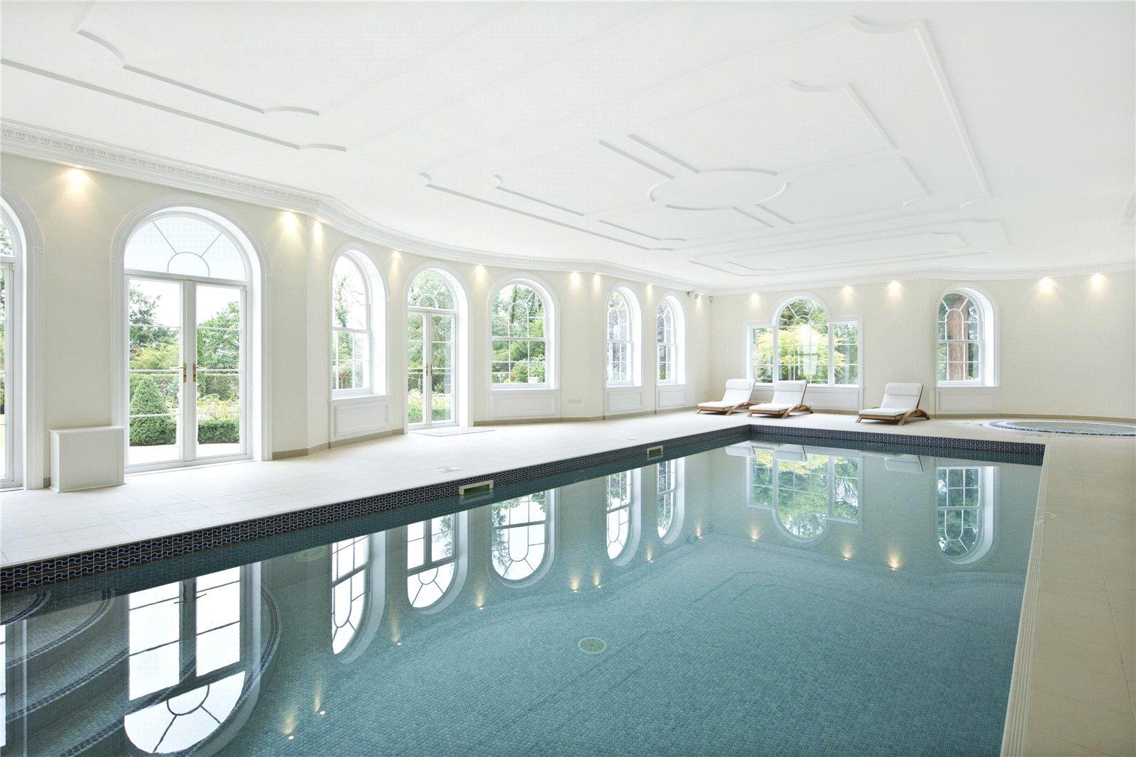 Rodona Road, St George's Hill, Weybridge, Surrey KT13