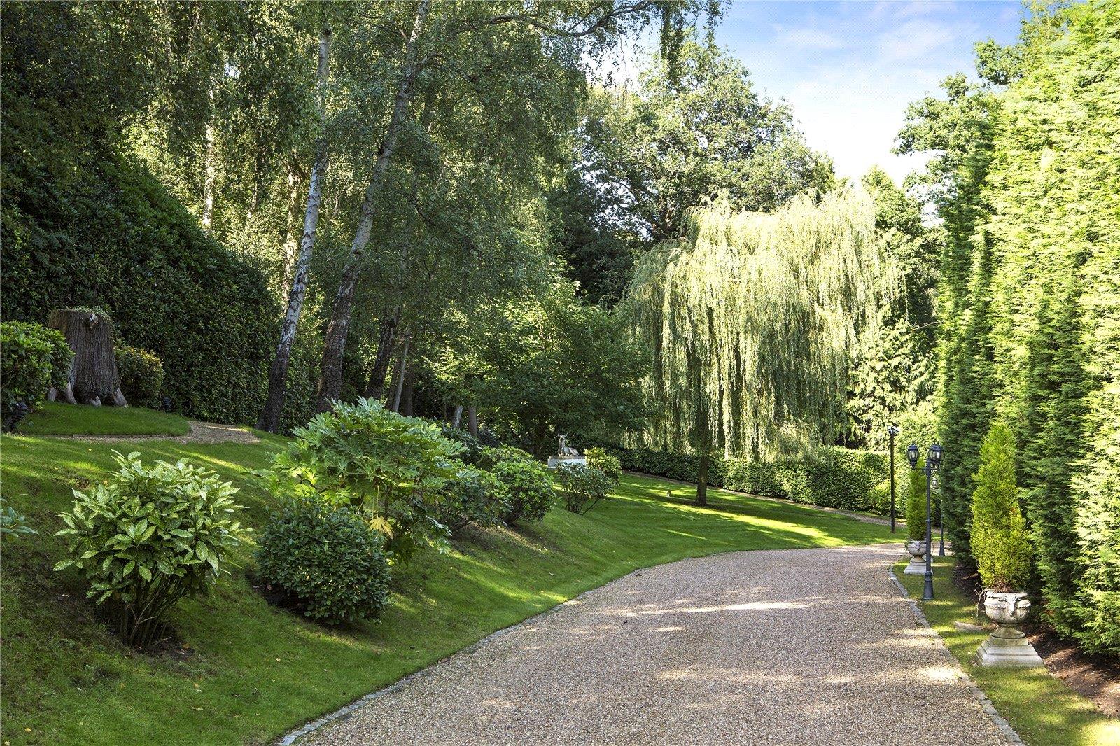 Rodona Road, St George's Hill, Weybridge, Surrey KT13