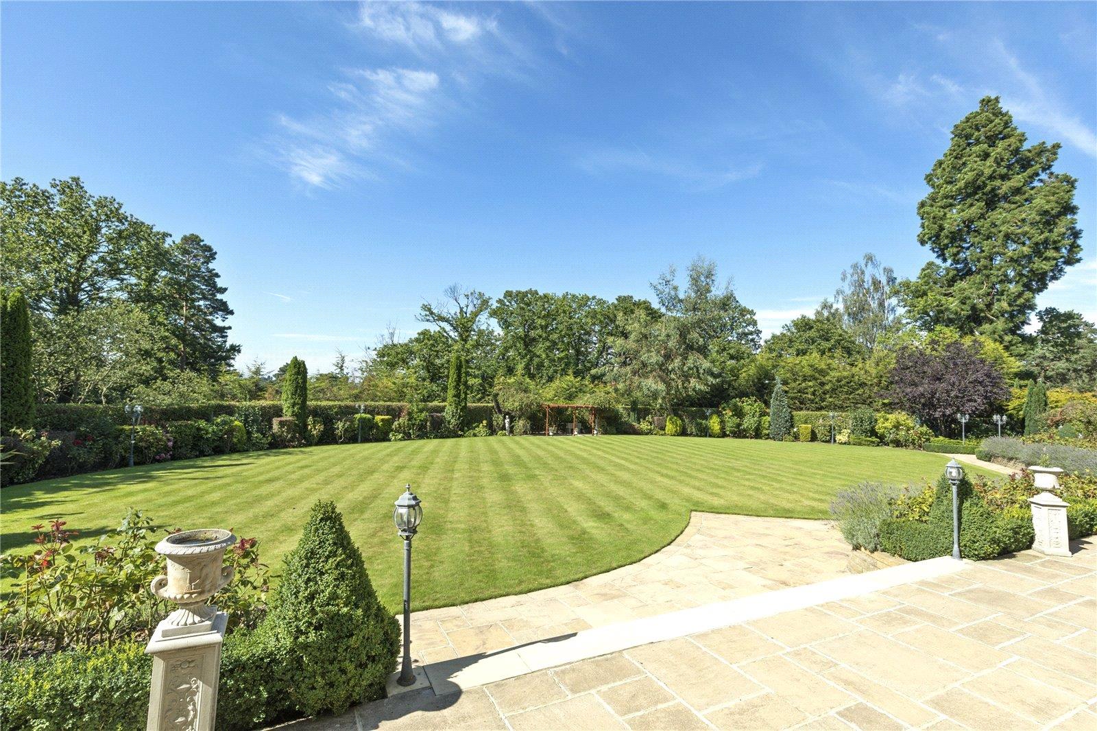 Rodona Road, St George's Hill, Weybridge, Surrey KT13