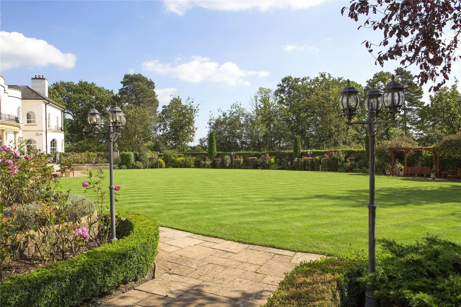 Rodona Road, St George's Hill, Weybridge, Surrey KT13