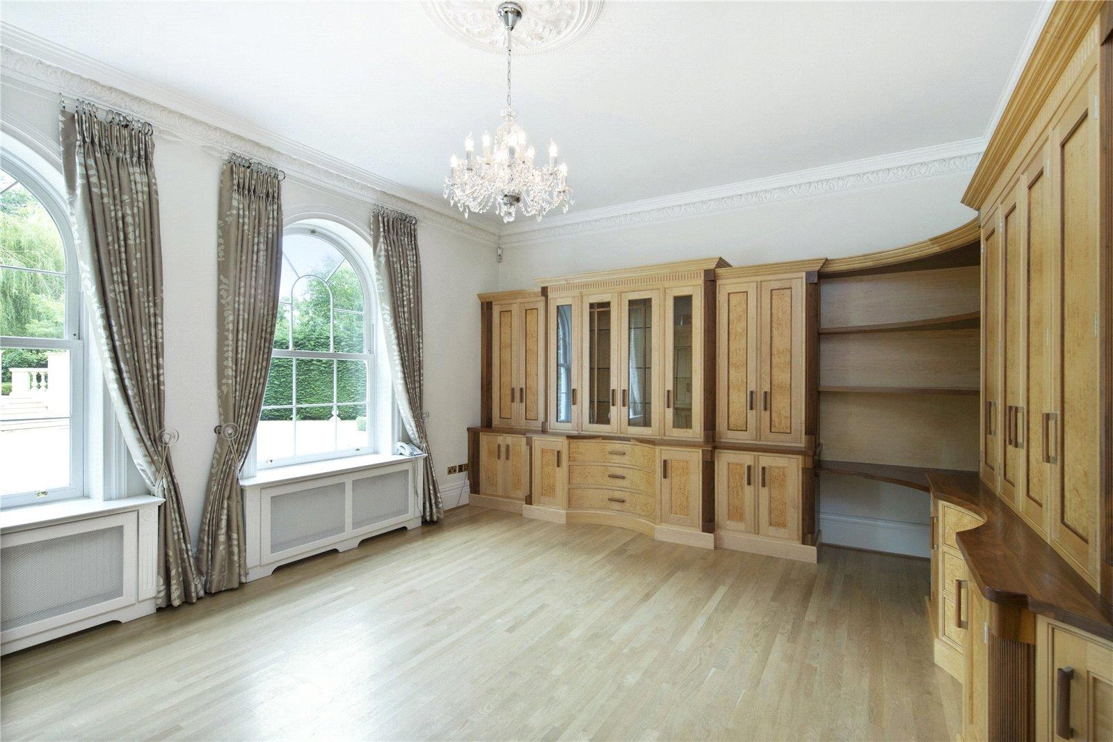Rodona Road, St George's Hill, Weybridge, Surrey KT13