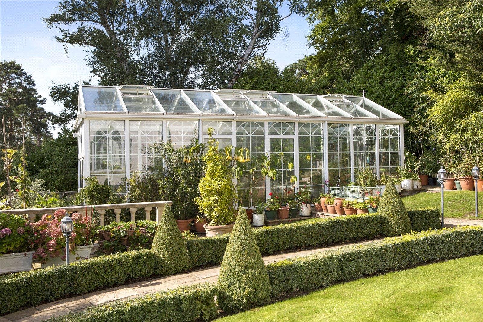 Rodona Road, St George's Hill, Weybridge, Surrey KT13